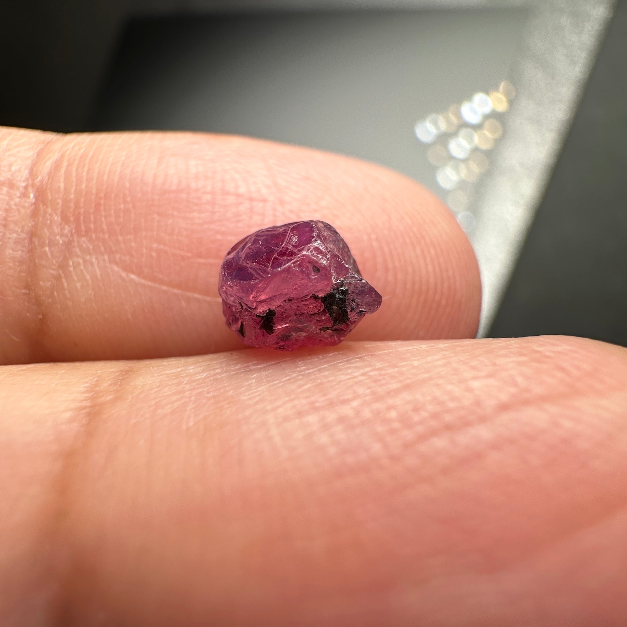 Winza Sapphire, 1.60ct, Tanzania, Untreated Unheated - crack going through not for faceting