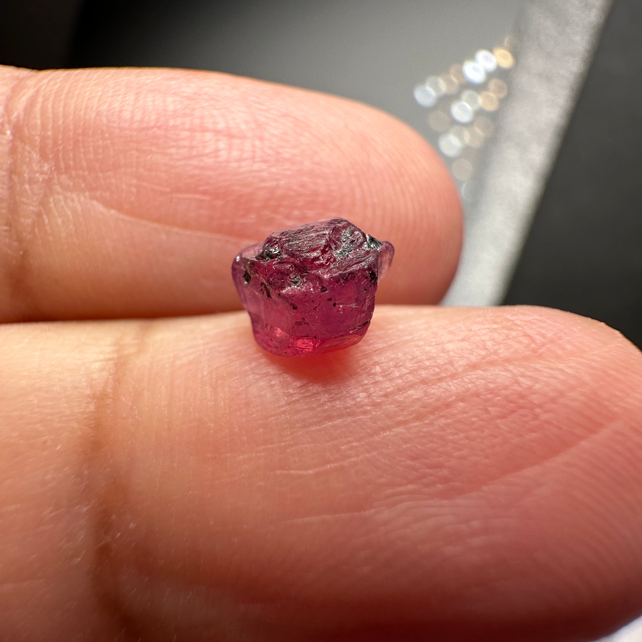 Winza Sapphire, 1.60ct, Tanzania, Untreated Unheated - crack going through not for faceting