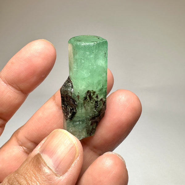 90.20ct Emerald Crystal on matrix (graphite), Shakisso, Kenticha Mine, Ethiopia, untreated unheated, no oil. 39.7 x 19.6x 16.1 mm