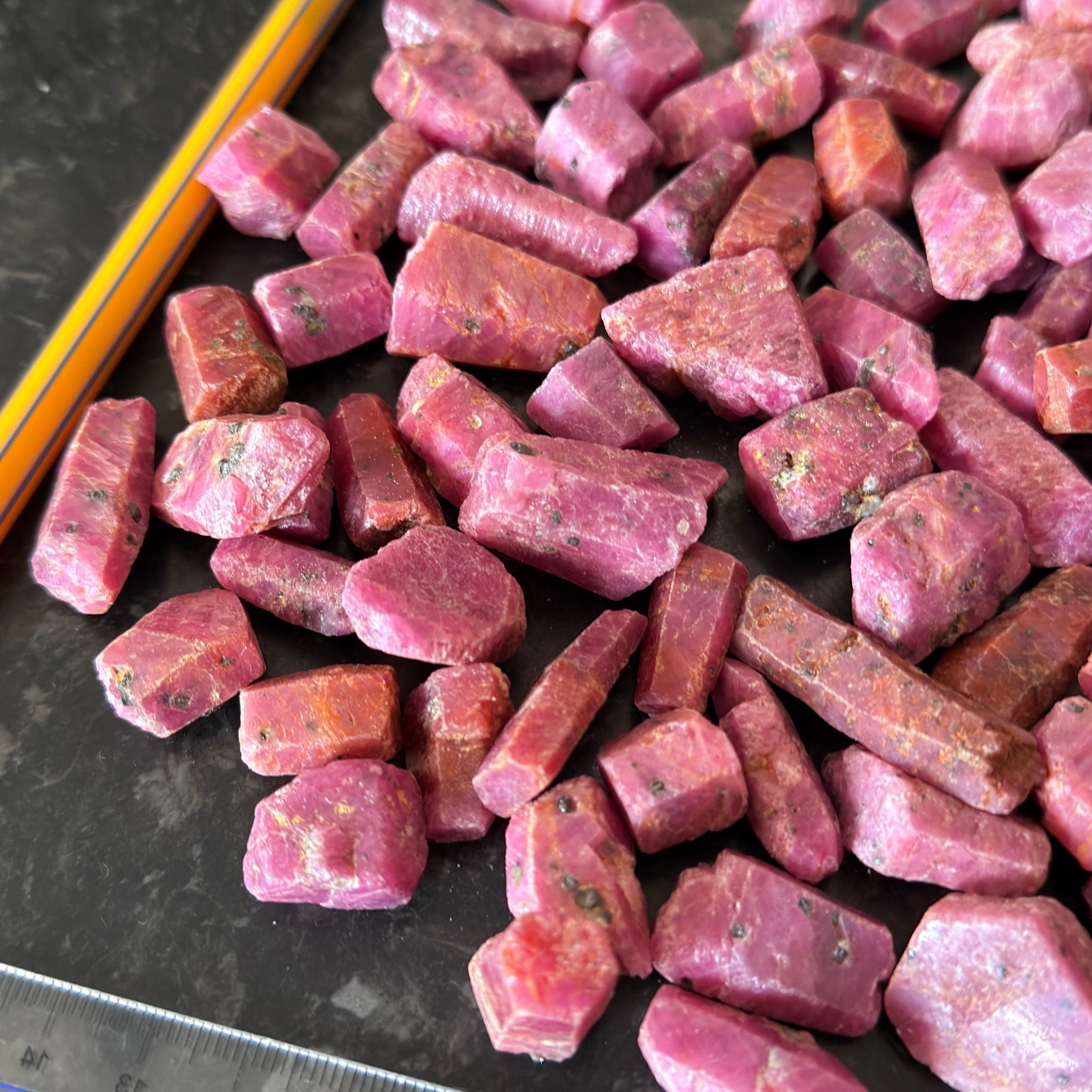 Sapphire Crystal Wholesale Lot Deal, 587.60gm, 92pcs in lot, average size is 6.38gm. Dodoma, Tanzania, Untreated Unheated. Priced at wholesale for people who want to resell