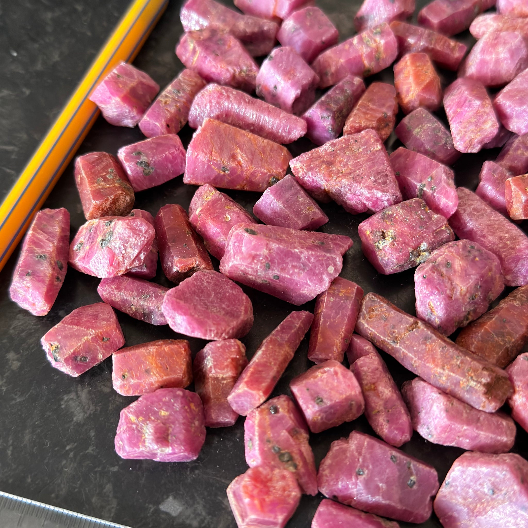 Sapphire Crystal Wholesale Lot Deal, 587.60gm, 92pcs in lot, average size is 6.38gm. Dodoma, Tanzania, Untreated Unheated. Priced at wholesale for people who want to resell