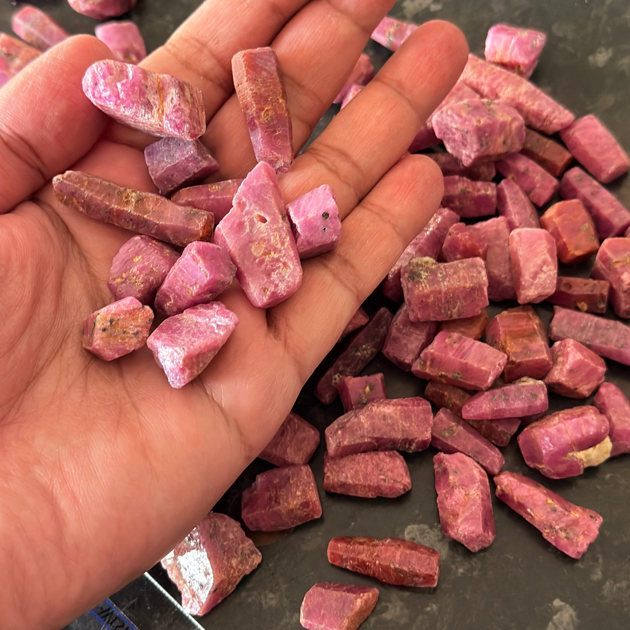 Sapphire Crystal Wholesale Lot Deal, 587.60gm, 92pcs in lot, average size is 6.38gm. Dodoma, Tanzania, Untreated Unheated. Priced at wholesale for people who want to resell