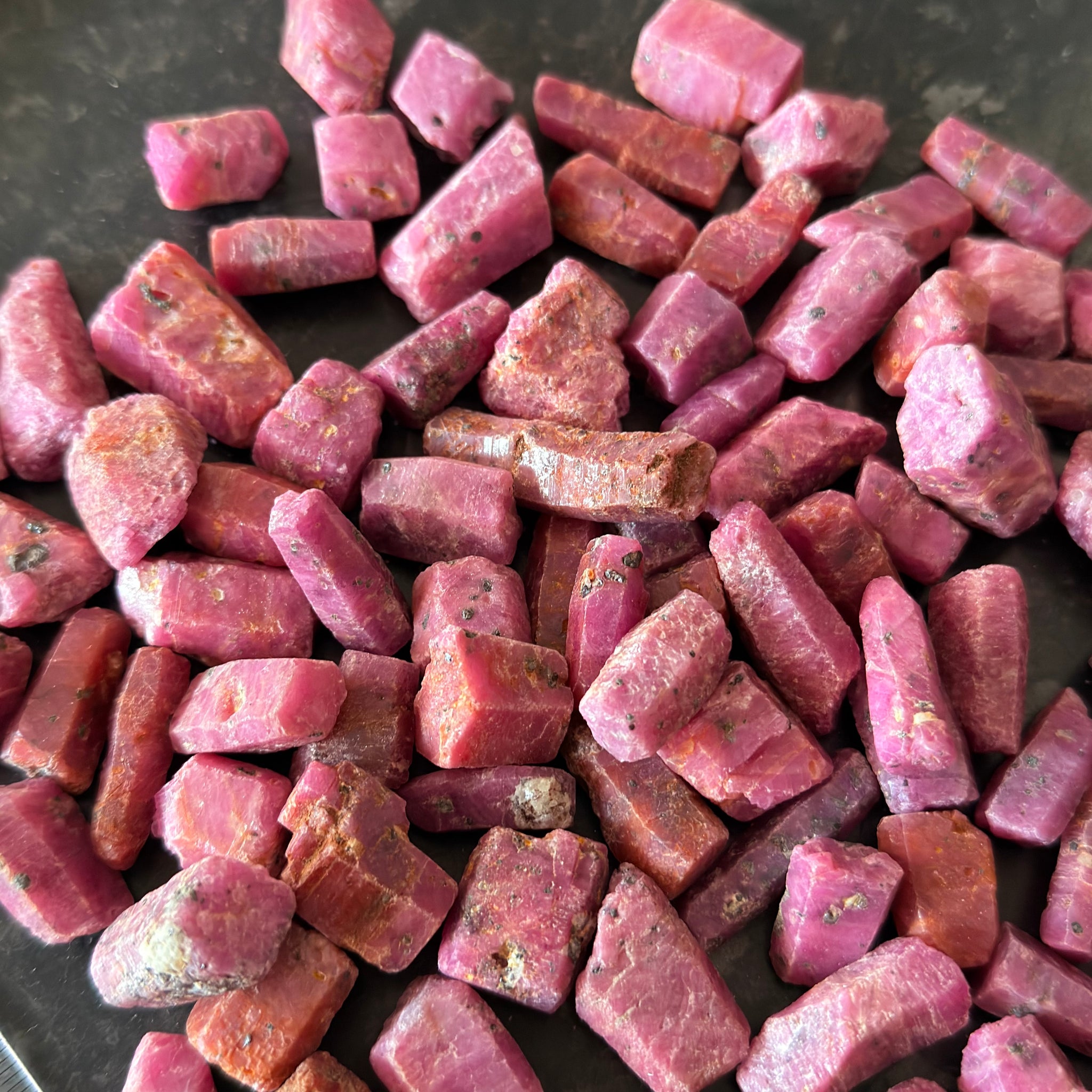 Sapphire Crystal Wholesale Lot Deal, 587.60gm, 92pcs in lot, average size is 6.38gm. Dodoma, Tanzania, Untreated Unheated. Priced at wholesale for people who want to resell