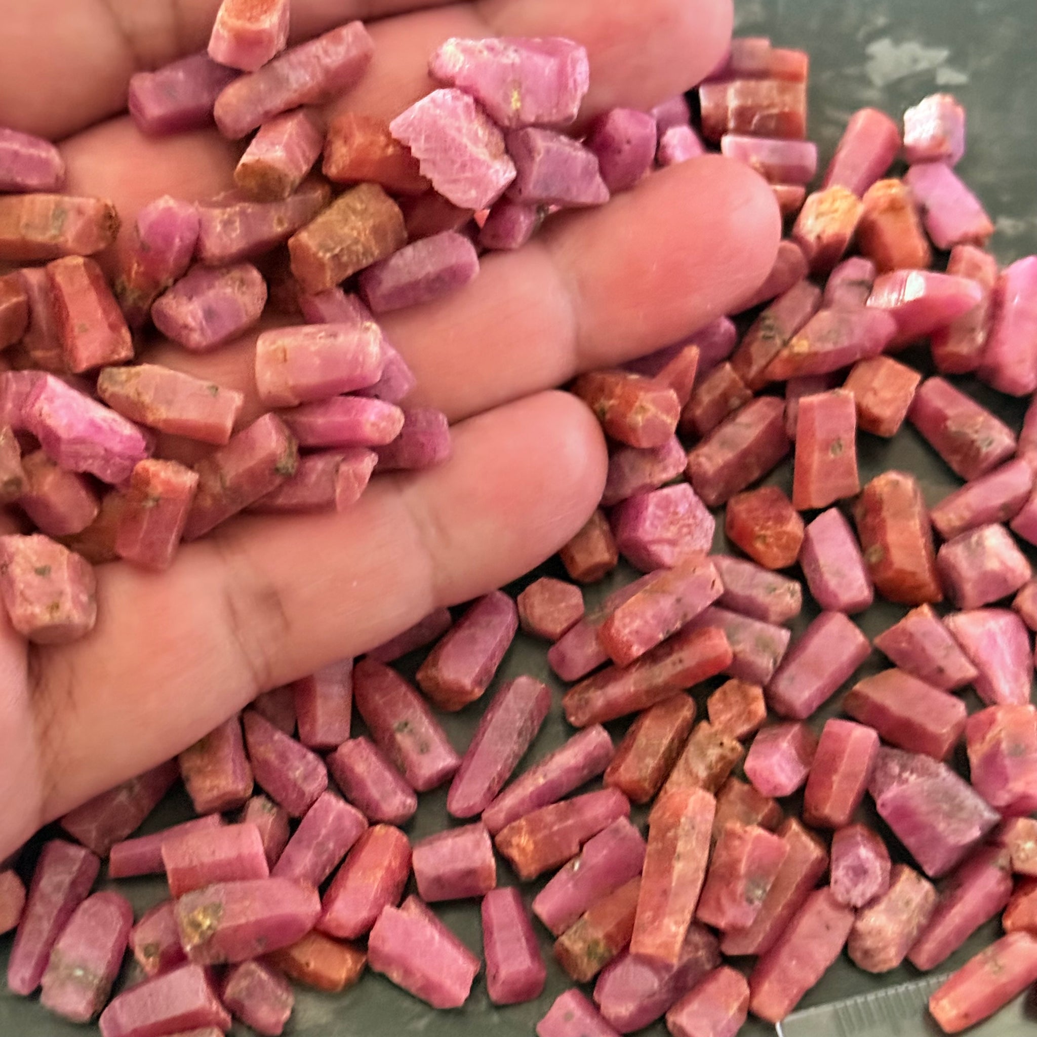 Sapphire Crystal Wholesale Lot Deal, small sizes 202.10gm, 209pcs in lot, average size is 0.96gm. Dodoma, Tanzania, Untreated Unheated. Priced at wholesale for people who want to resell