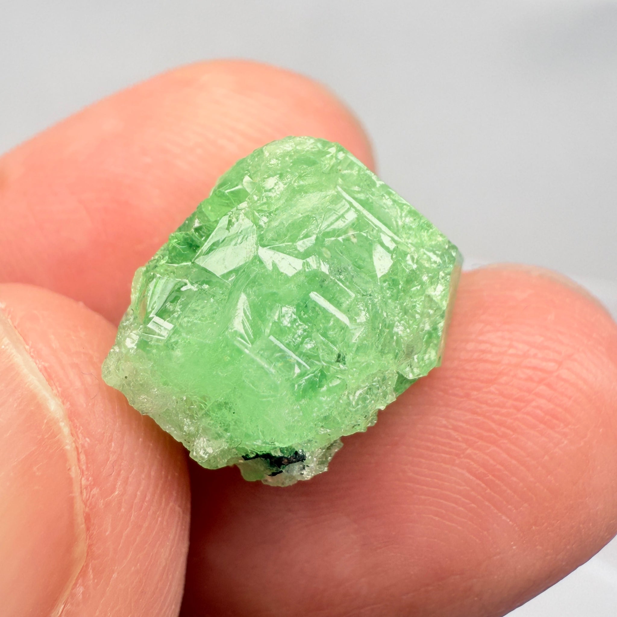 Tsavorite Crystal, 17.53ct, Merelani, Tanzania, Untreated Unheated