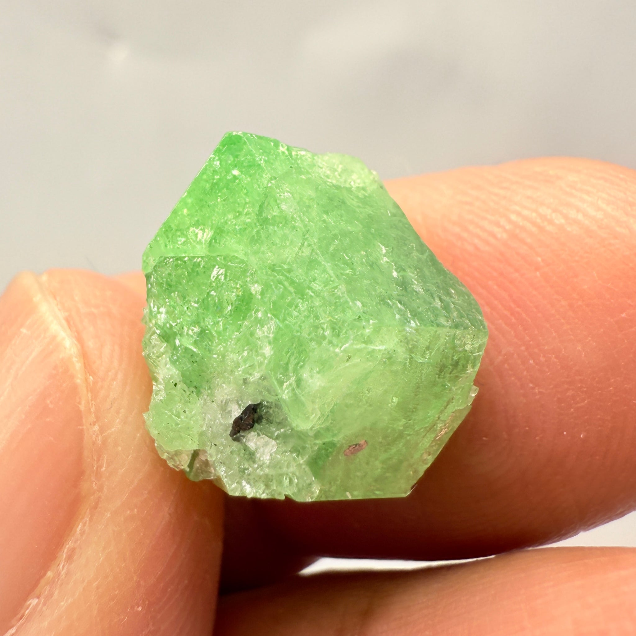 Tsavorite Crystal, 17.53ct, Merelani, Tanzania, Untreated Unheated