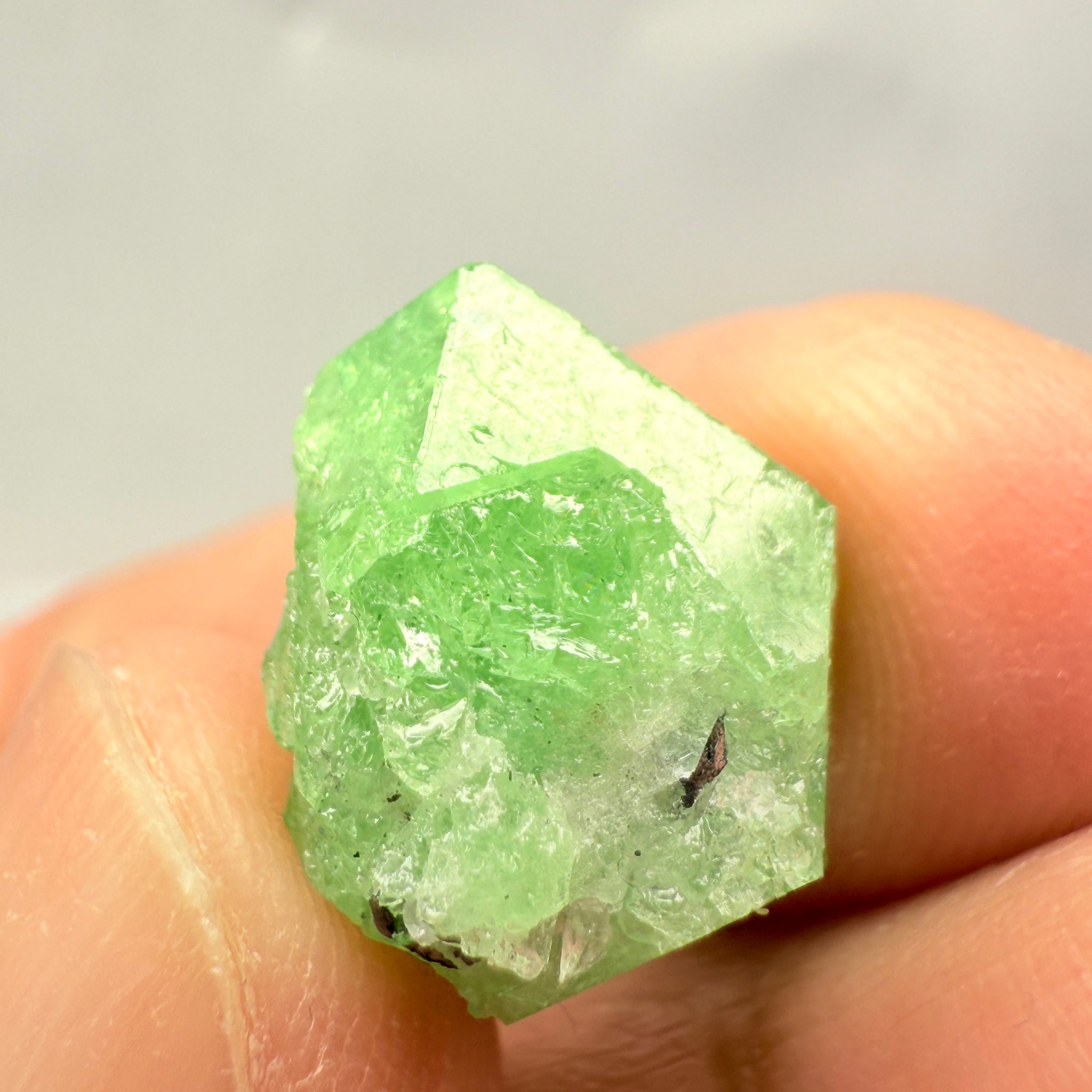 Tsavorite Crystal, 17.53ct, Merelani, Tanzania, Untreated Unheated