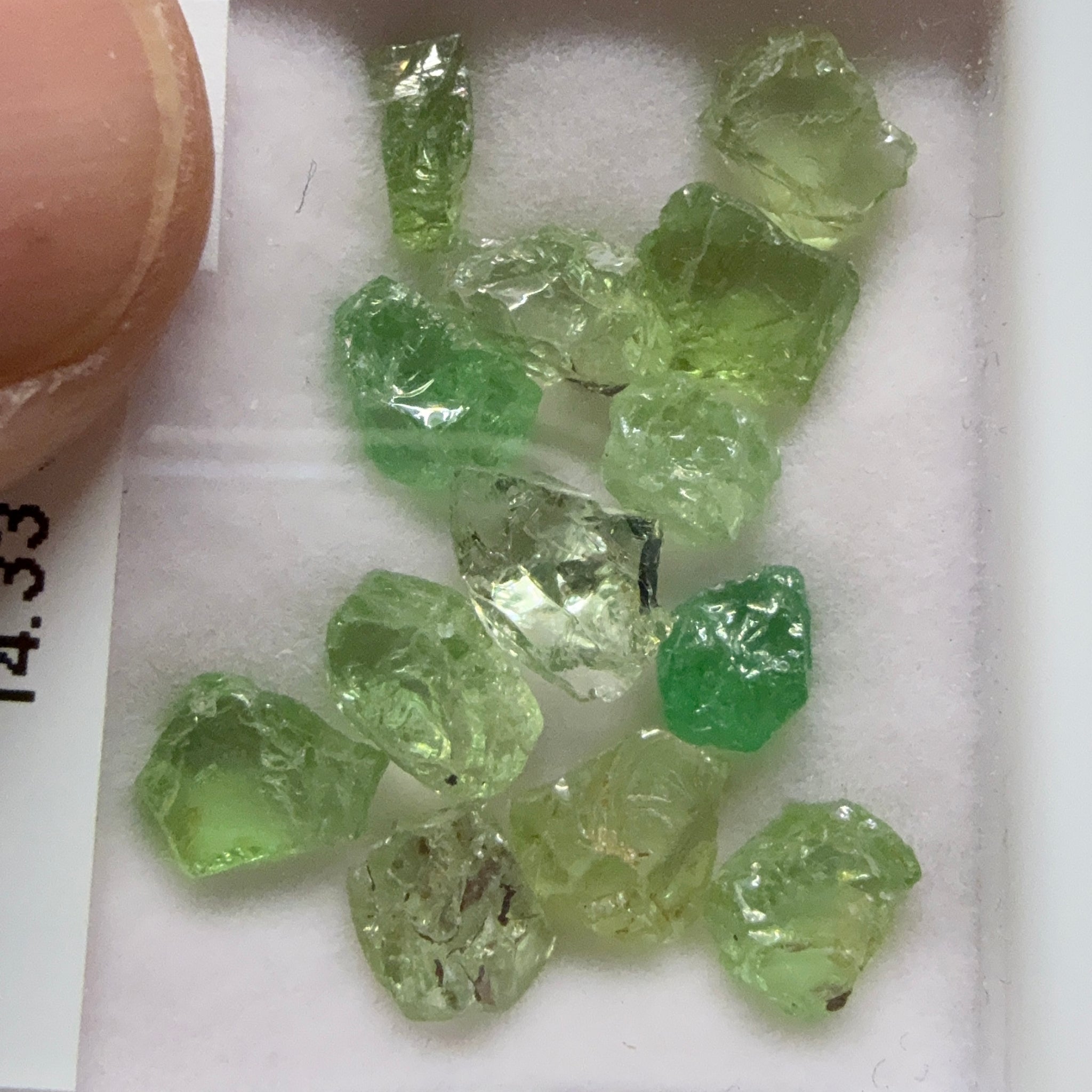Tsavorite Rough Melee size, 14.33ct, 0.65ct - 1.30ct, Untreated, Unheated