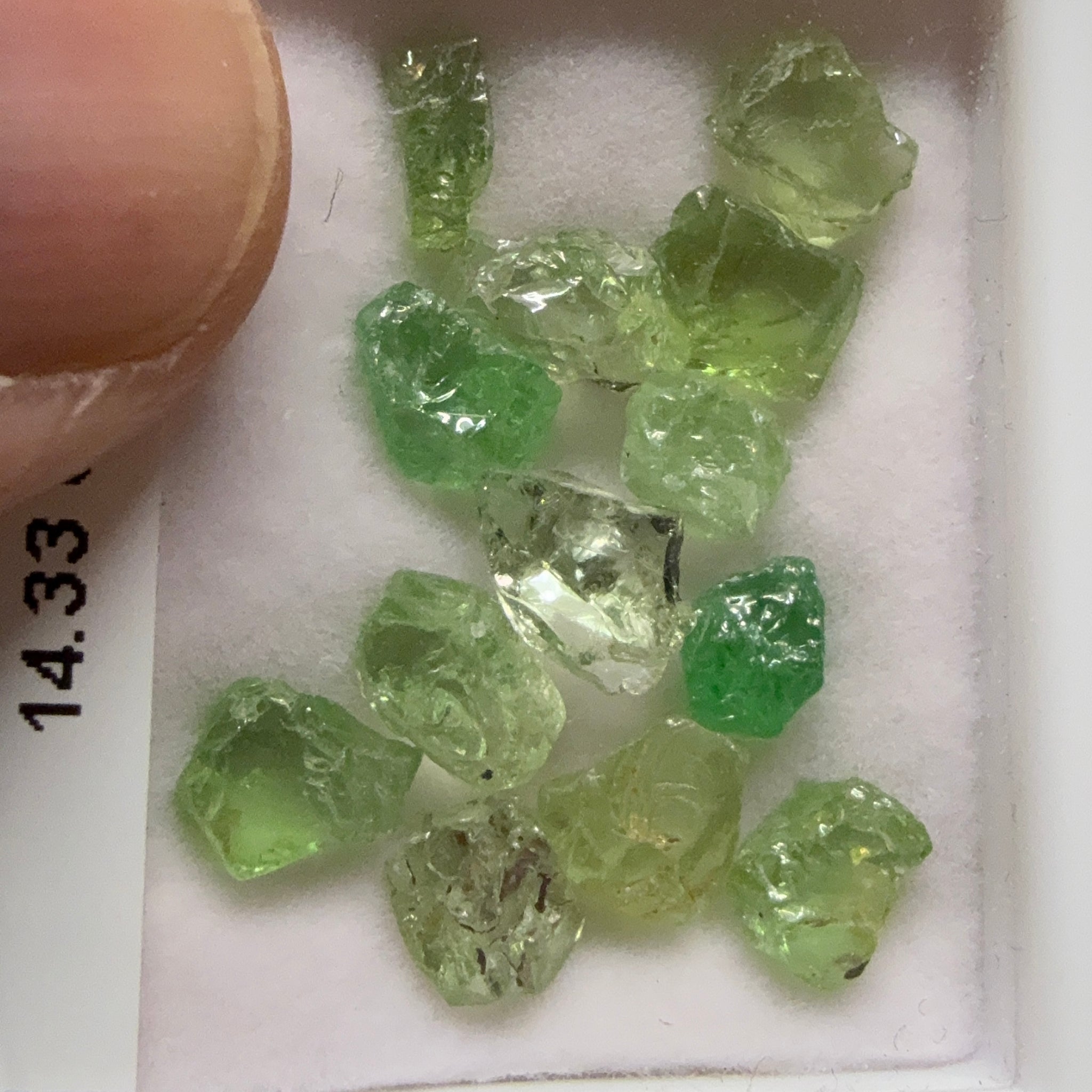 Tsavorite Rough Melee size, 14.33ct, 0.65ct - 1.30ct, Untreated, Unheated