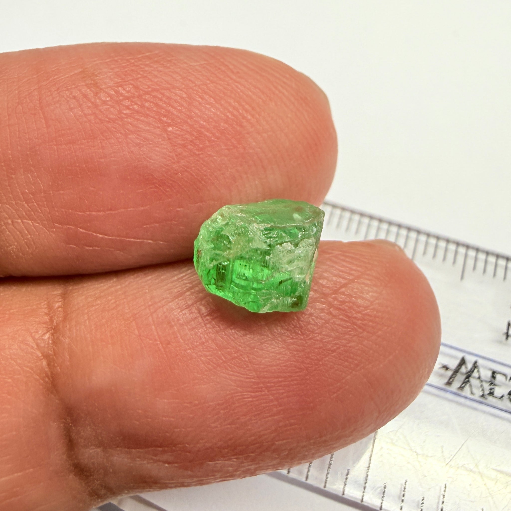 Tourmaline, 2.97ct, Tanzania, Untreated Unheated, has a large inclusion but you may be able to cut with inclusion
