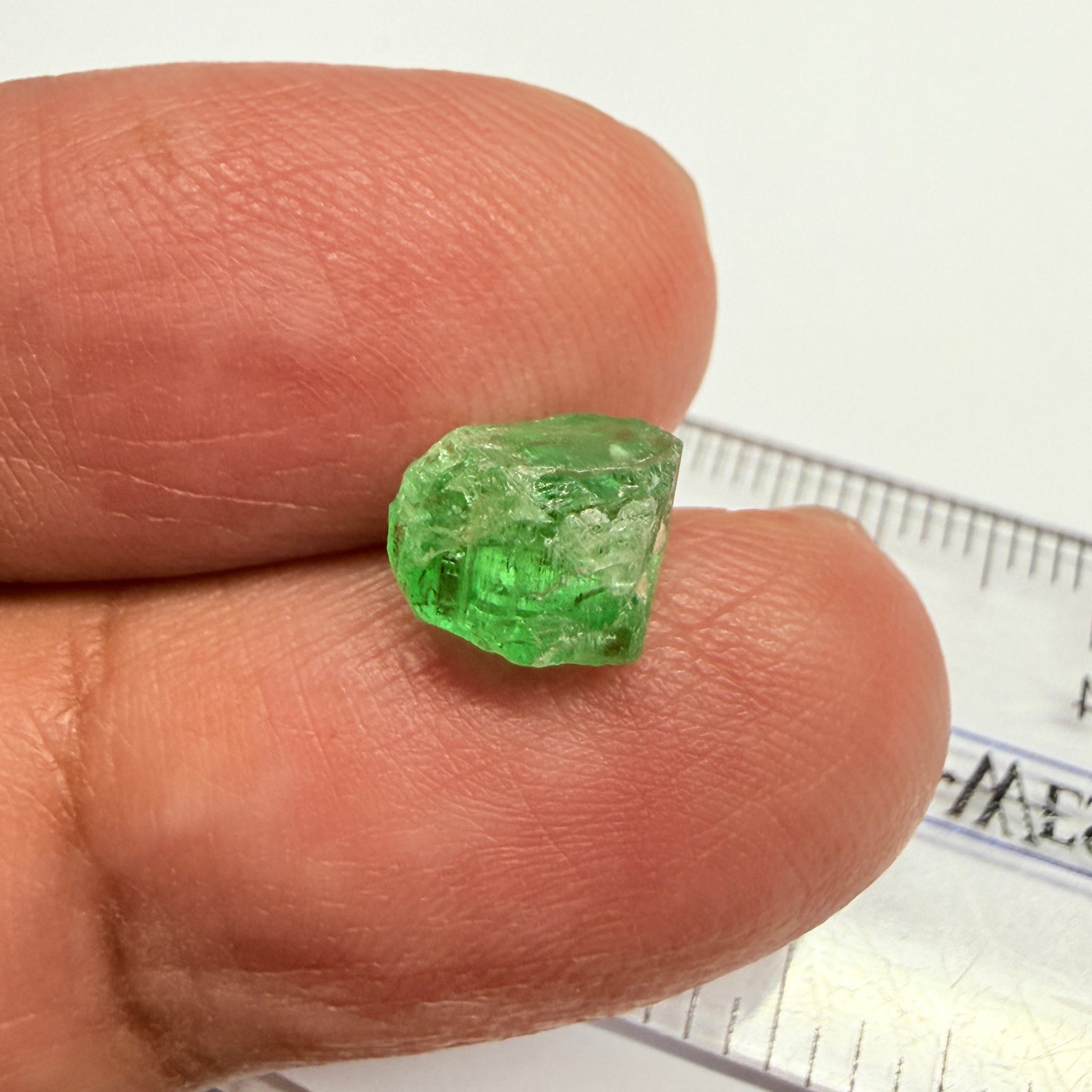 Tourmaline, 2.97ct, Tanzania, Untreated Unheated, has a large inclusion but you may be able to cut with inclusion
