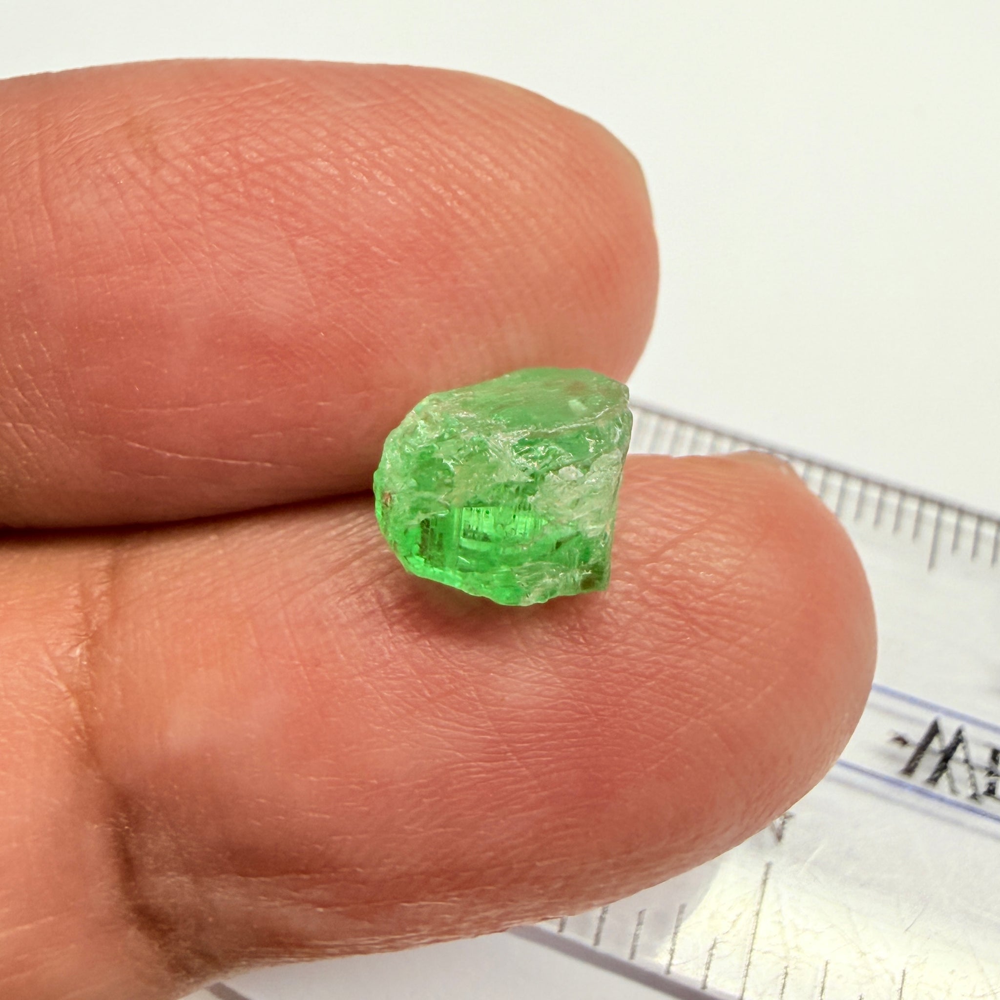 Tourmaline, 2.97ct, Tanzania, Untreated Unheated, has a large inclusion but you may be able to cut with inclusion