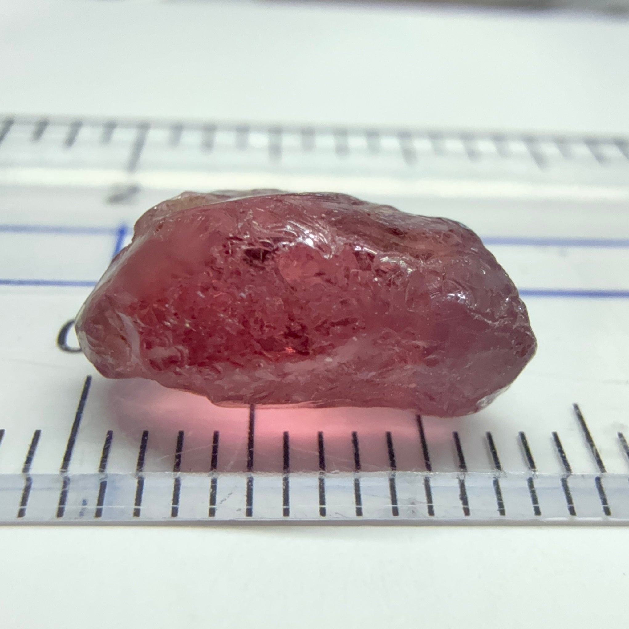 Rhodolite Garnet Colour Shifting, 5.74ct, Umba, Tanzania, Untreated Untreated. Slight issues on the outside, will come off on faceting, rest vvs