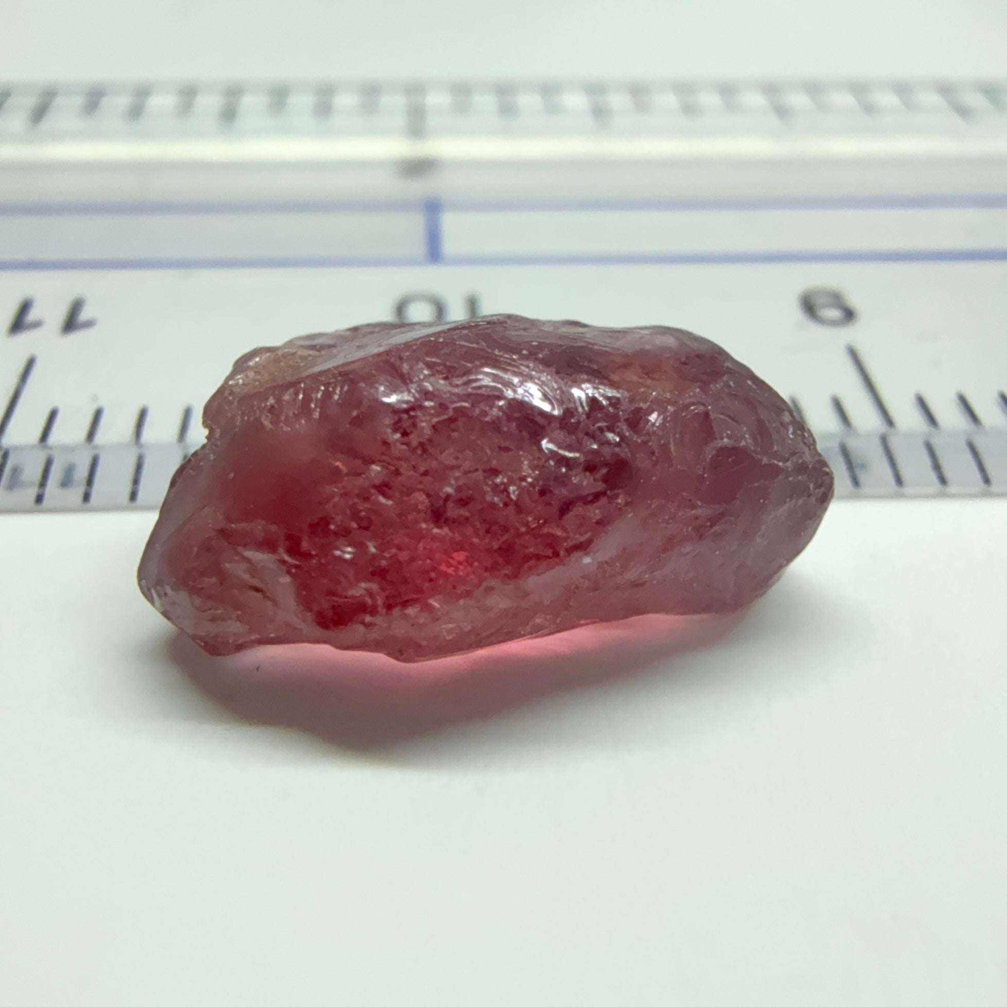 Rhodolite Garnet Colour Shifting, 5.74ct, Umba, Tanzania, Untreated Untreated. Slight issues on the outside, will come off on faceting, rest vvs