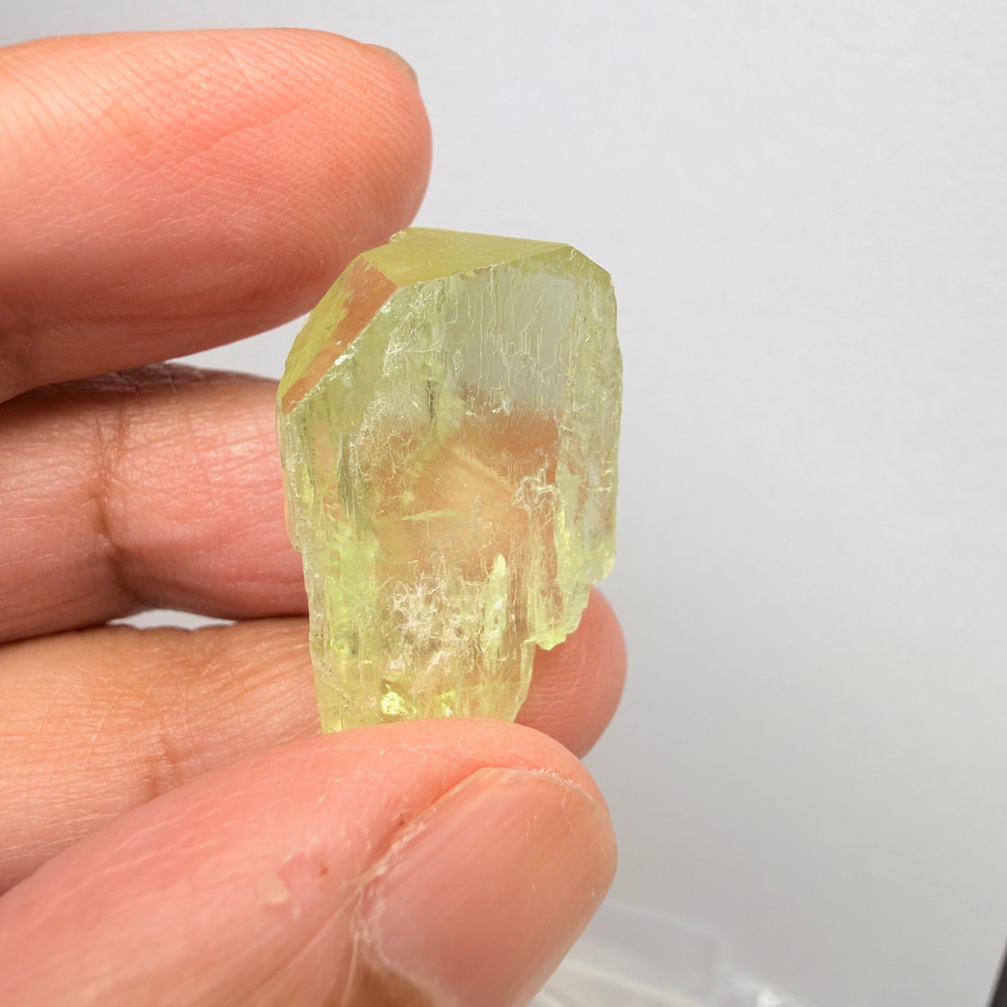 Diopside Crystal, 44.78ct, Merelani, Tanzania, Untreated Unheated,  with some fractures on the outside tip area protruding inwards, see pics I have circled the fracture area. Bulk of main center chunk clean vvs-if