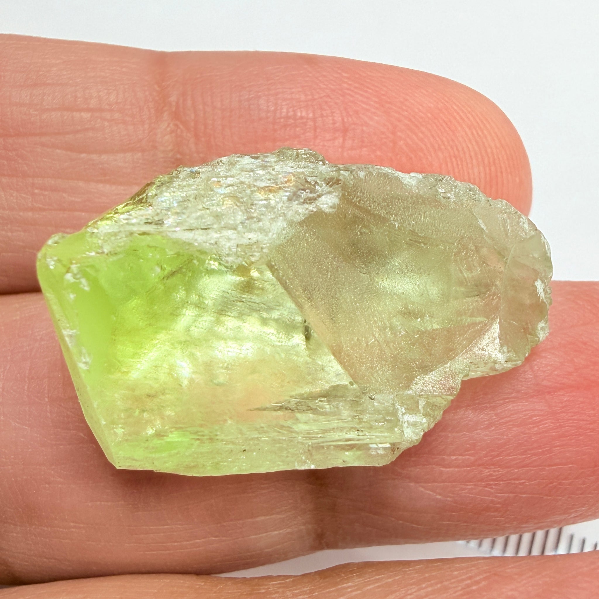 Diopside Crystal, 44.78ct, Merelani, Tanzania, Untreated Unheated,  with some fractures on the outside tip area protruding inwards, see pics I have circled the fracture area. Bulk of main center chunk clean vvs-if