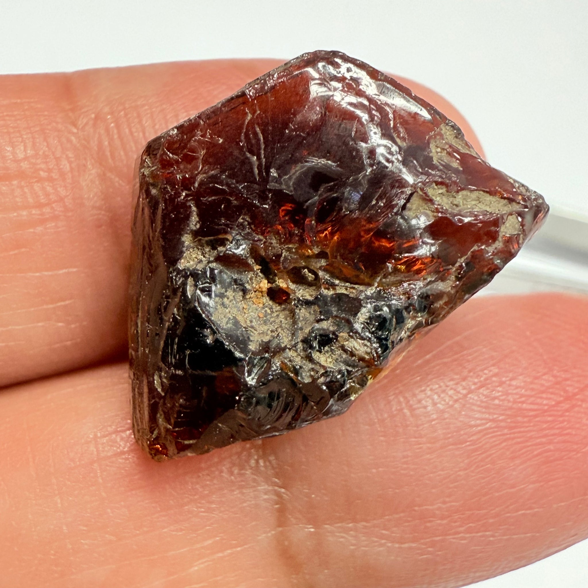 Tourmaline, 26.07ct, Morogoro, Tanzania, Untreated Unheated, vvs-if with some cracks on the outside skin, flat shape, good for setting as is in jewellery