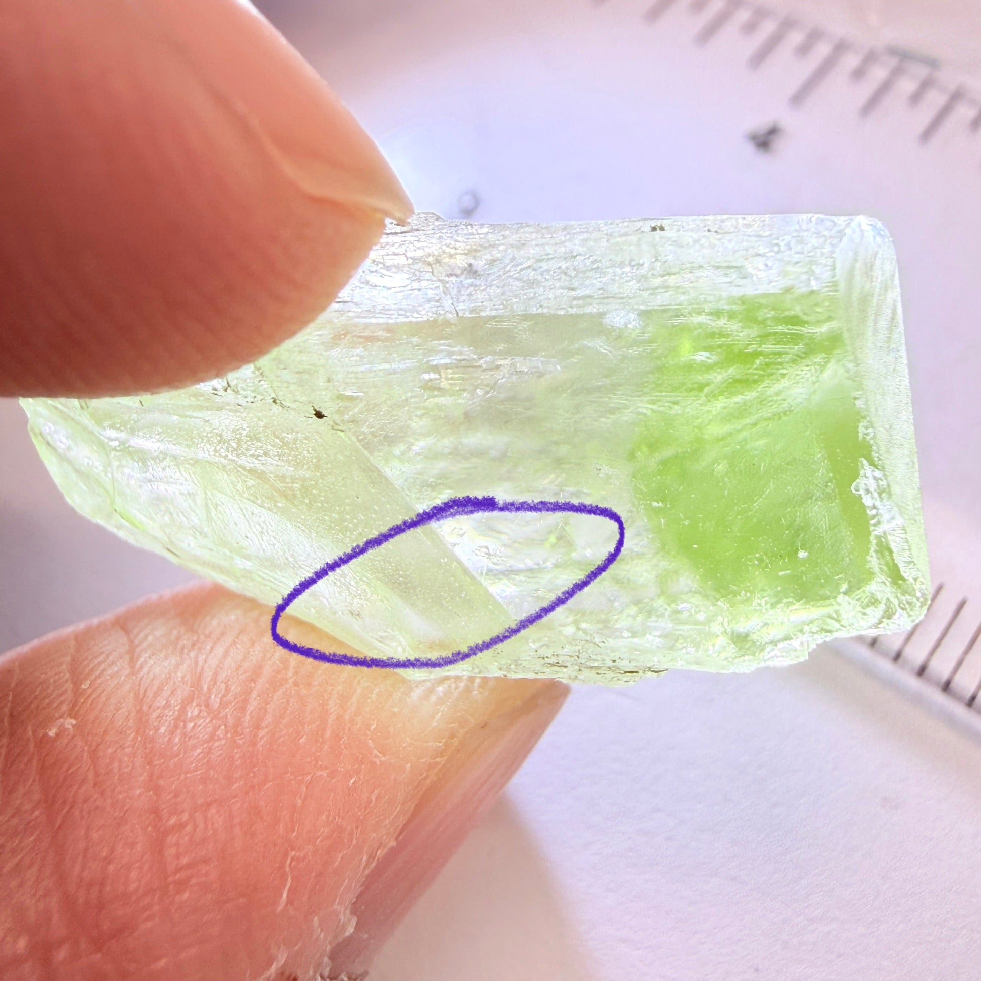 Diopside Crystal, 44.78ct, Merelani, Tanzania, Untreated Unheated,  with some fractures on the outside tip area protruding inwards, see pics I have circled the fracture area. Bulk of main center chunk clean vvs-if