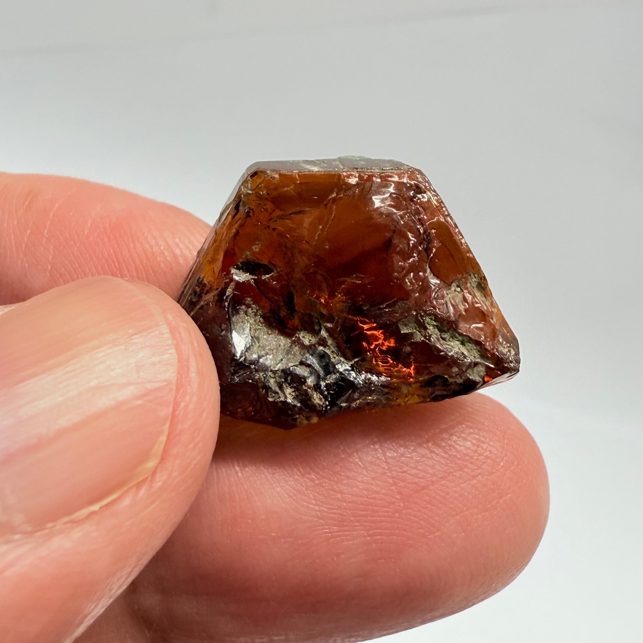 Tourmaline, 26.07ct, Morogoro, Tanzania, Untreated Unheated, vvs-if with some cracks on the outside skin, flat shape, good for setting as is in jewellery