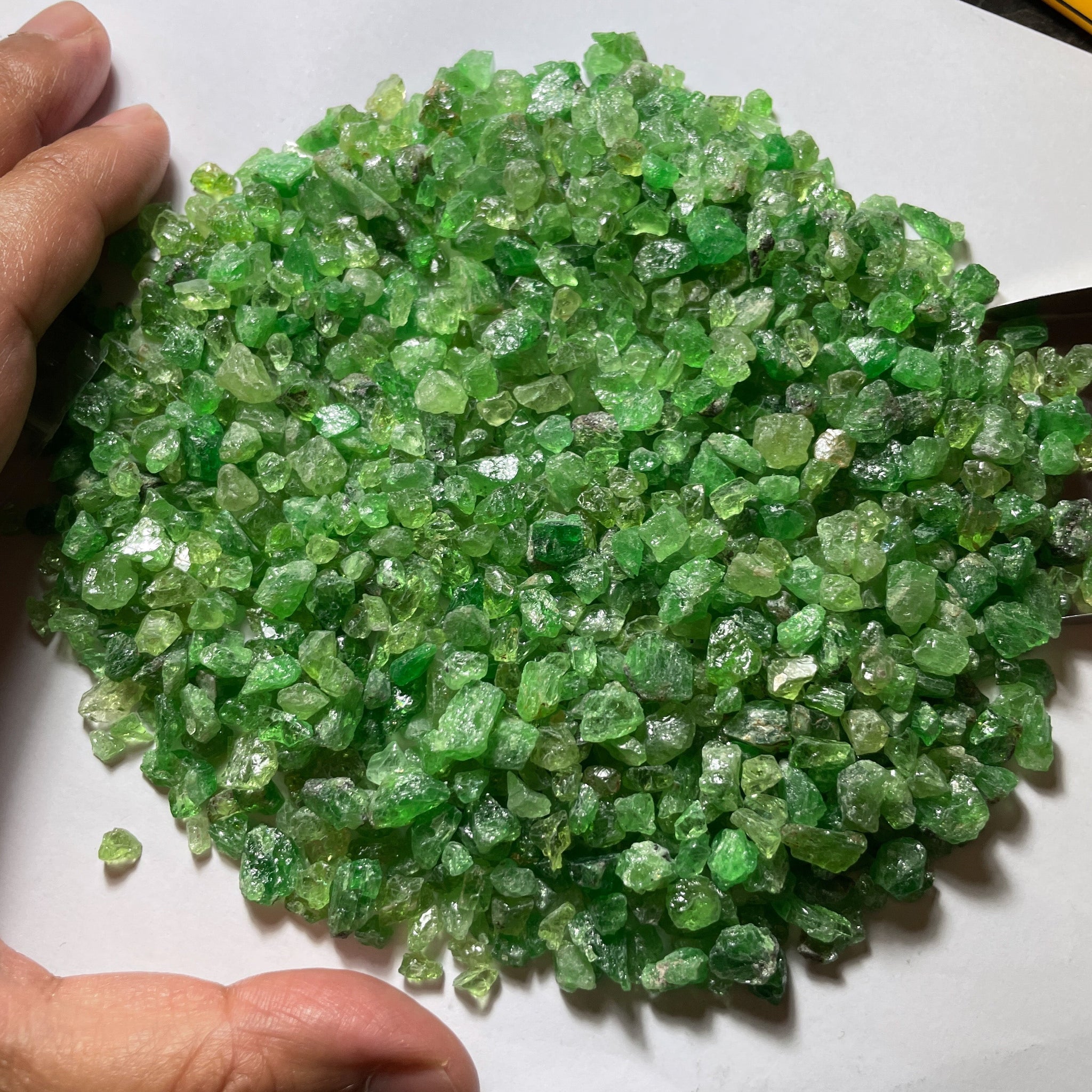 278Gm / 1390Ct Tsavorite Garnet Lot. Tanzania. Cab To Bead Grade Lot
