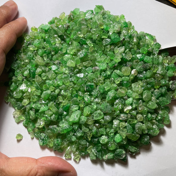 278Gm / 1390Ct Tsavorite Garnet Lot. Tanzania. Cab To Bead Grade Lot