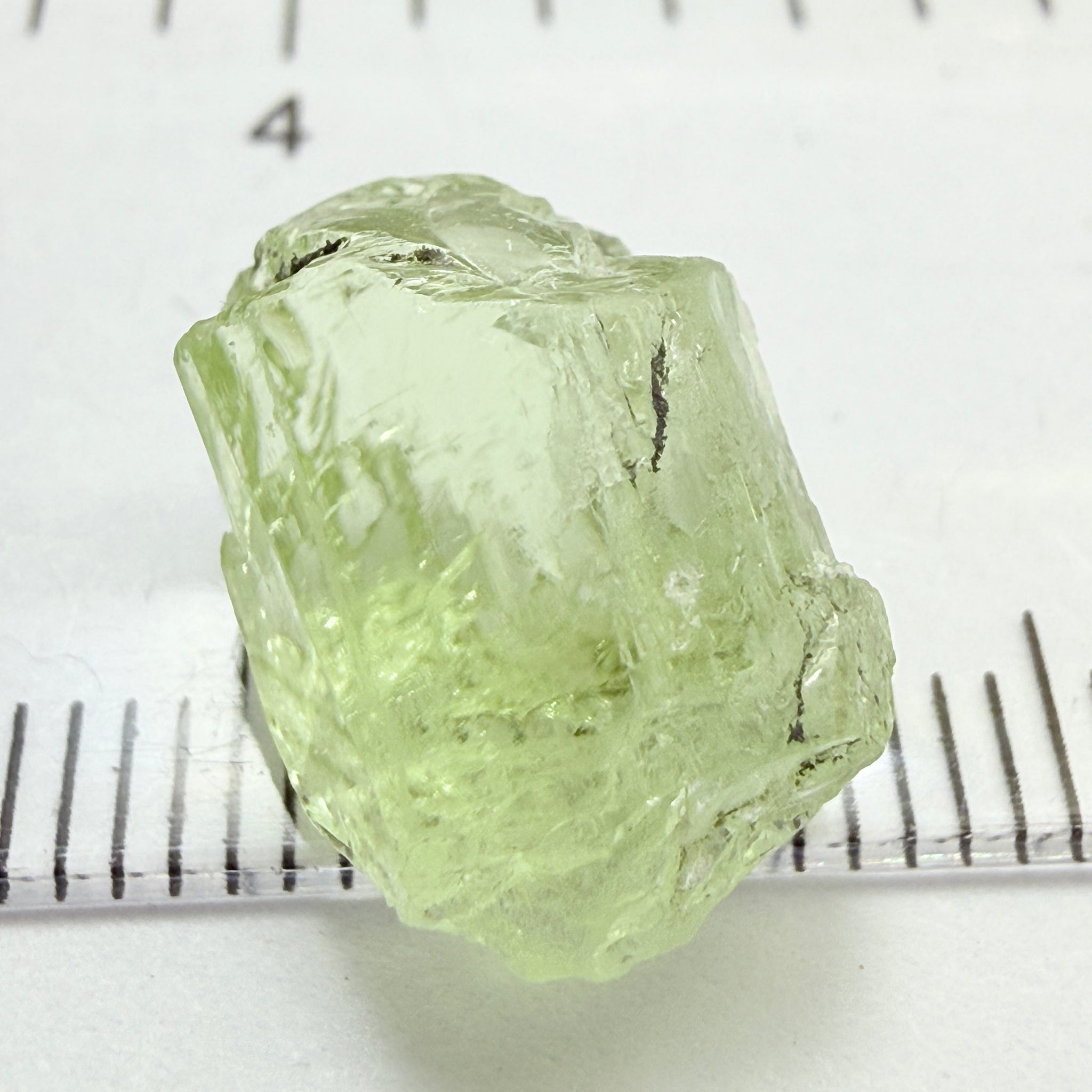 Diopside, 9.40ct, Merelani Hills, Tanzania, Untreated Unheated, slight issue on the outside skin on one end, going 1mm in parallel to the outside crystal face, will come off on faceting, rest is vvs-if