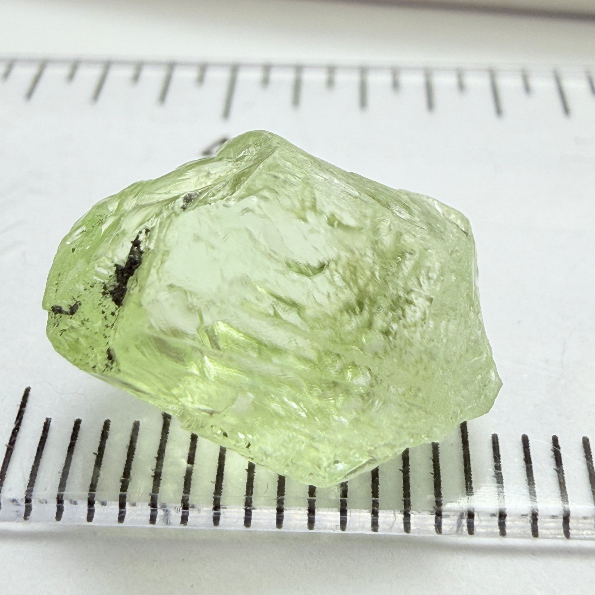 Diopside, 9.40ct, Merelani Hills, Tanzania, Untreated Unheated, slight issue on the outside skin on one end, going 1mm in parallel to the outside crystal face, will come off on faceting, rest is vvs-if