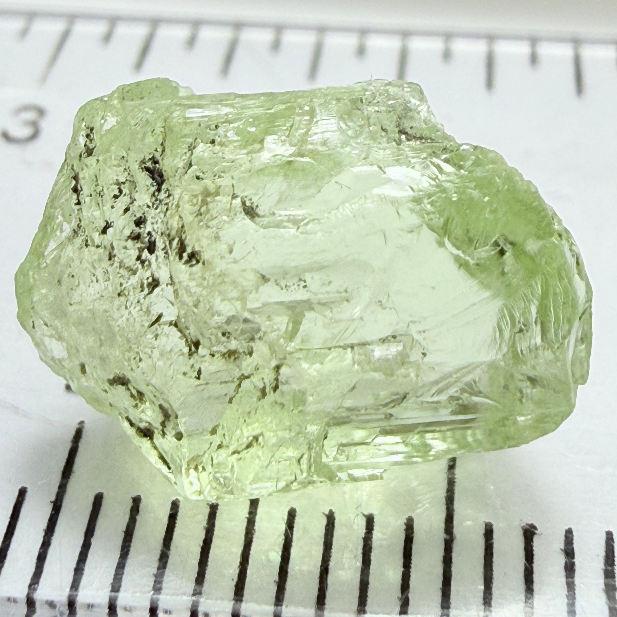 Diopside, 9.40ct, Merelani Hills, Tanzania, Untreated Unheated, slight issue on the outside skin on one end, going 1mm in parallel to the outside crystal face, will come off on faceting, rest is vvs-if