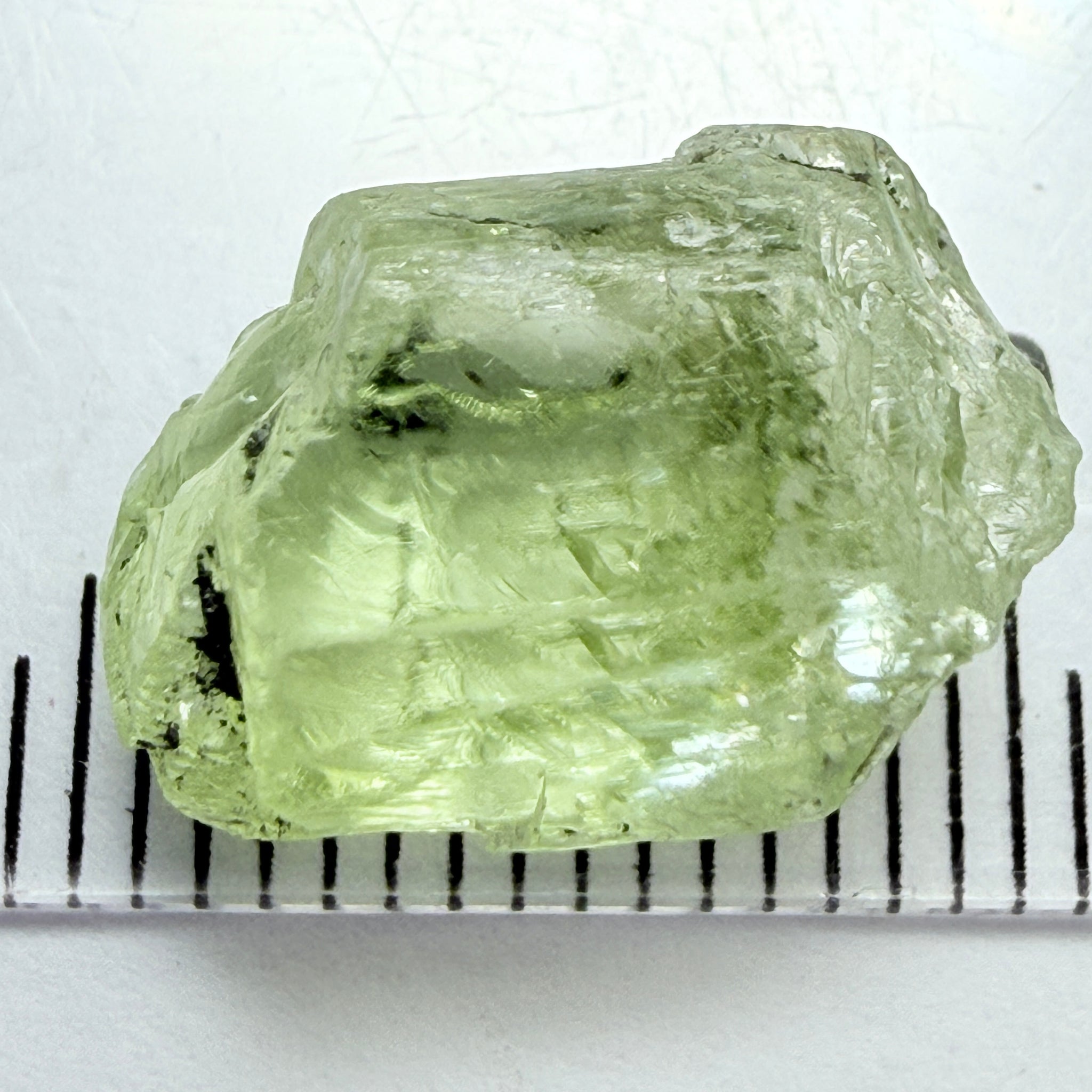Diopside, 9.40ct, Merelani Hills, Tanzania, Untreated Unheated, slight issue on the outside skin on one end, going 1mm in parallel to the outside crystal face, will come off on faceting, rest is vvs-if