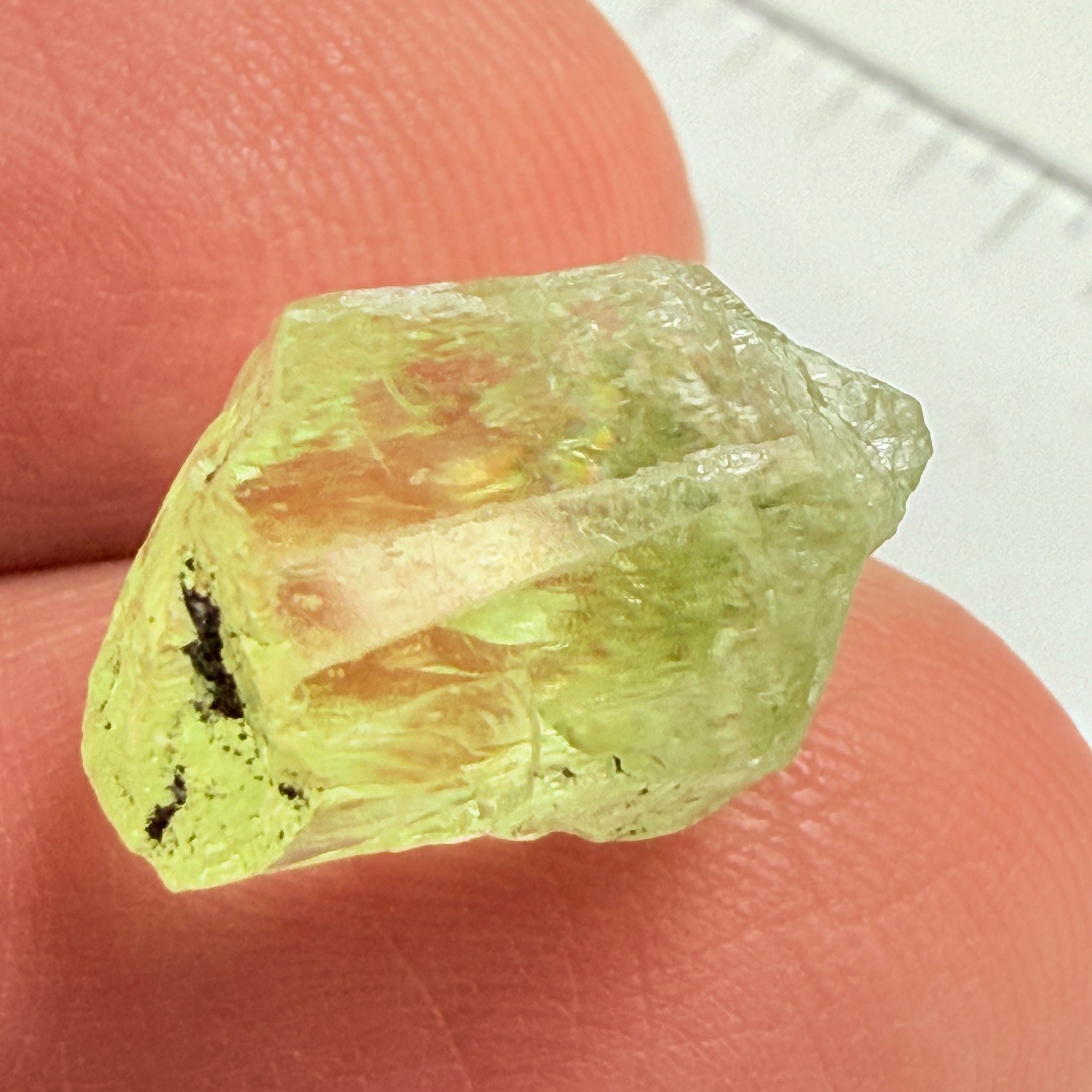 Diopside, 9.40ct, Merelani Hills, Tanzania, Untreated Unheated, slight issue on the outside skin on one end, going 1mm in parallel to the outside crystal face, will come off on faceting, rest is vvs-if