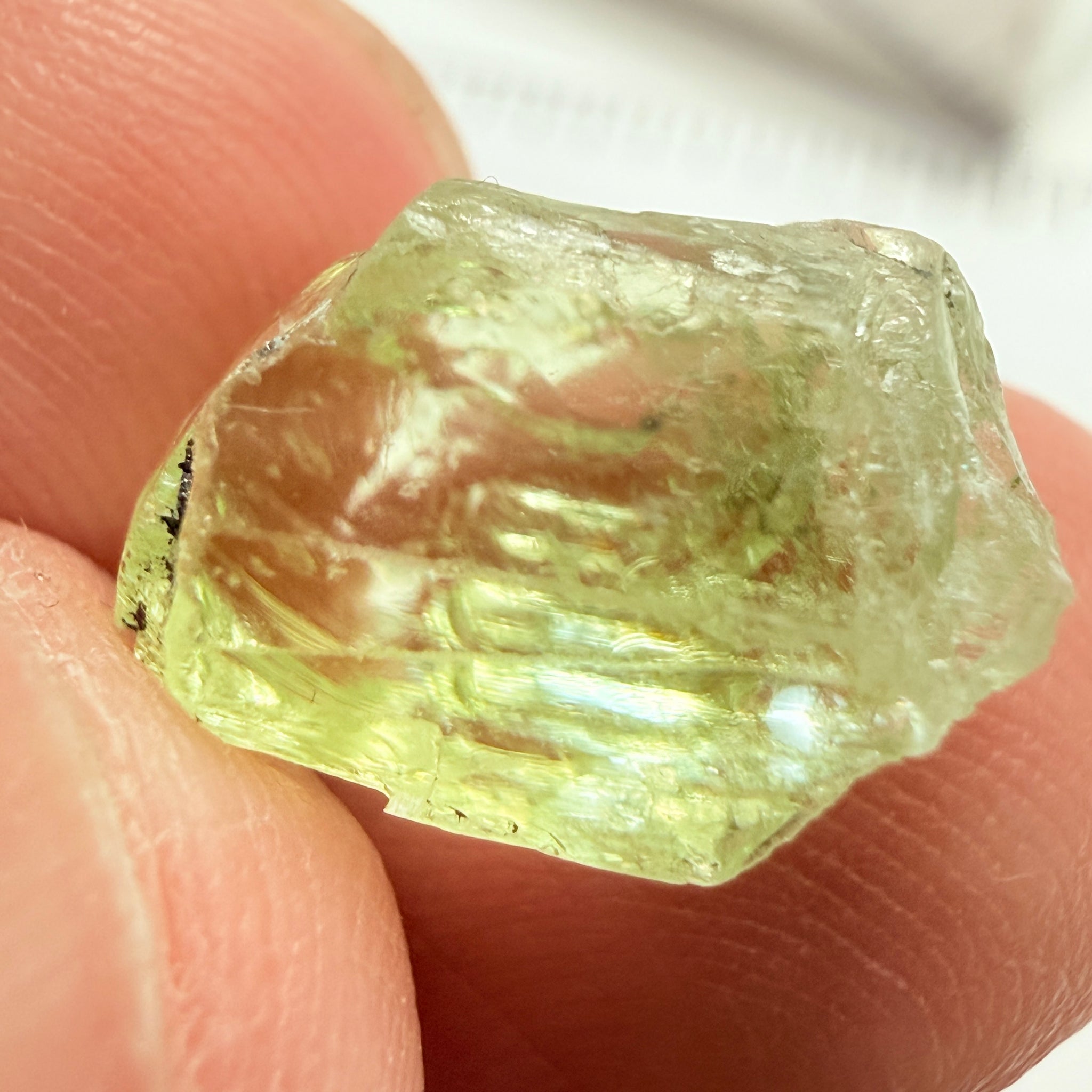 Diopside, 9.40ct, Merelani Hills, Tanzania, Untreated Unheated, slight issue on the outside skin on one end, going 1mm in parallel to the outside crystal face, will come off on faceting, rest is vvs-if
