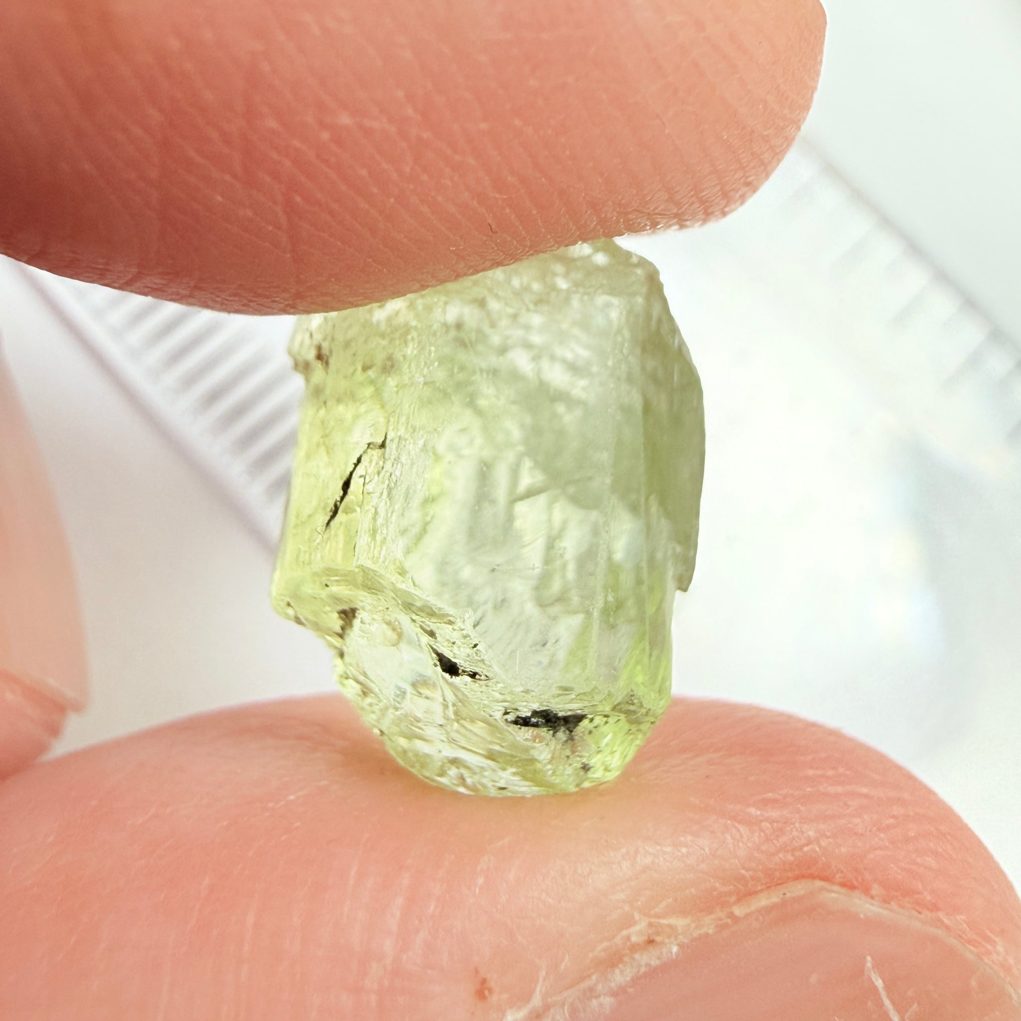Diopside, 9.40ct, Merelani Hills, Tanzania, Untreated Unheated, slight issue on the outside skin on one end, going 1mm in parallel to the outside crystal face, will come off on faceting, rest is vvs-if