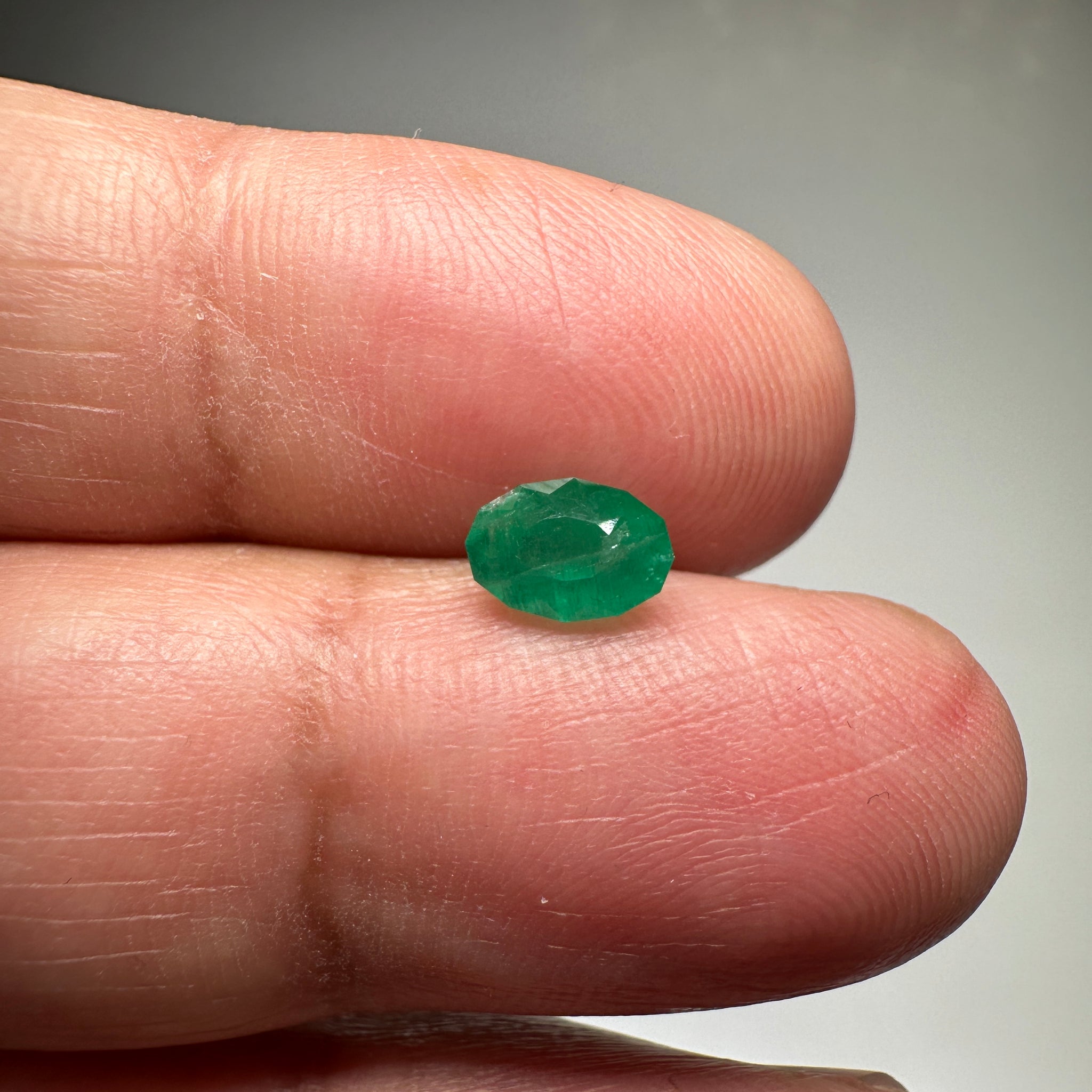 Emerald, 0.84ct, Tanzania, No Oil, Untreated Unheated