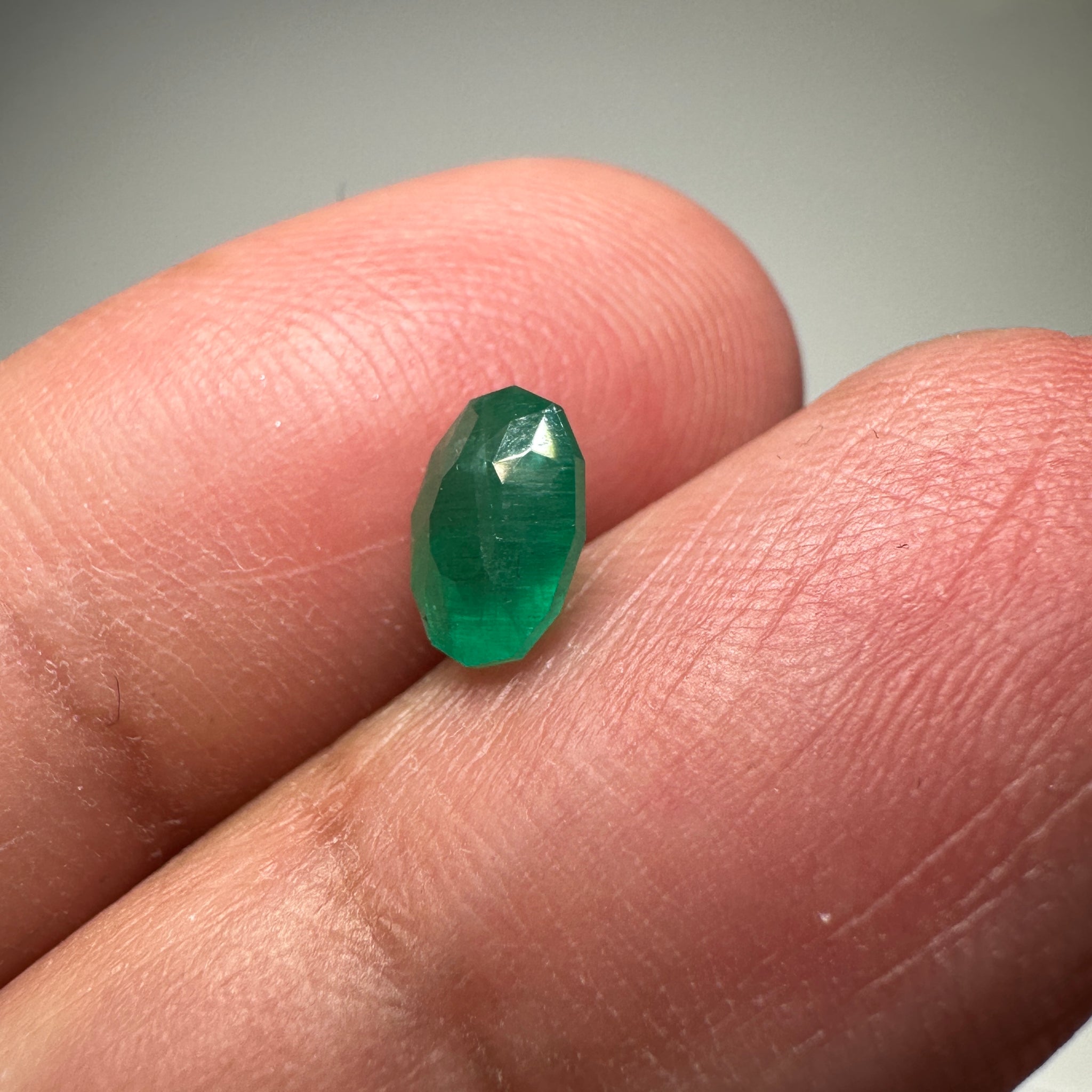 Emerald, 0.84ct, Tanzania, No Oil, Untreated Unheated