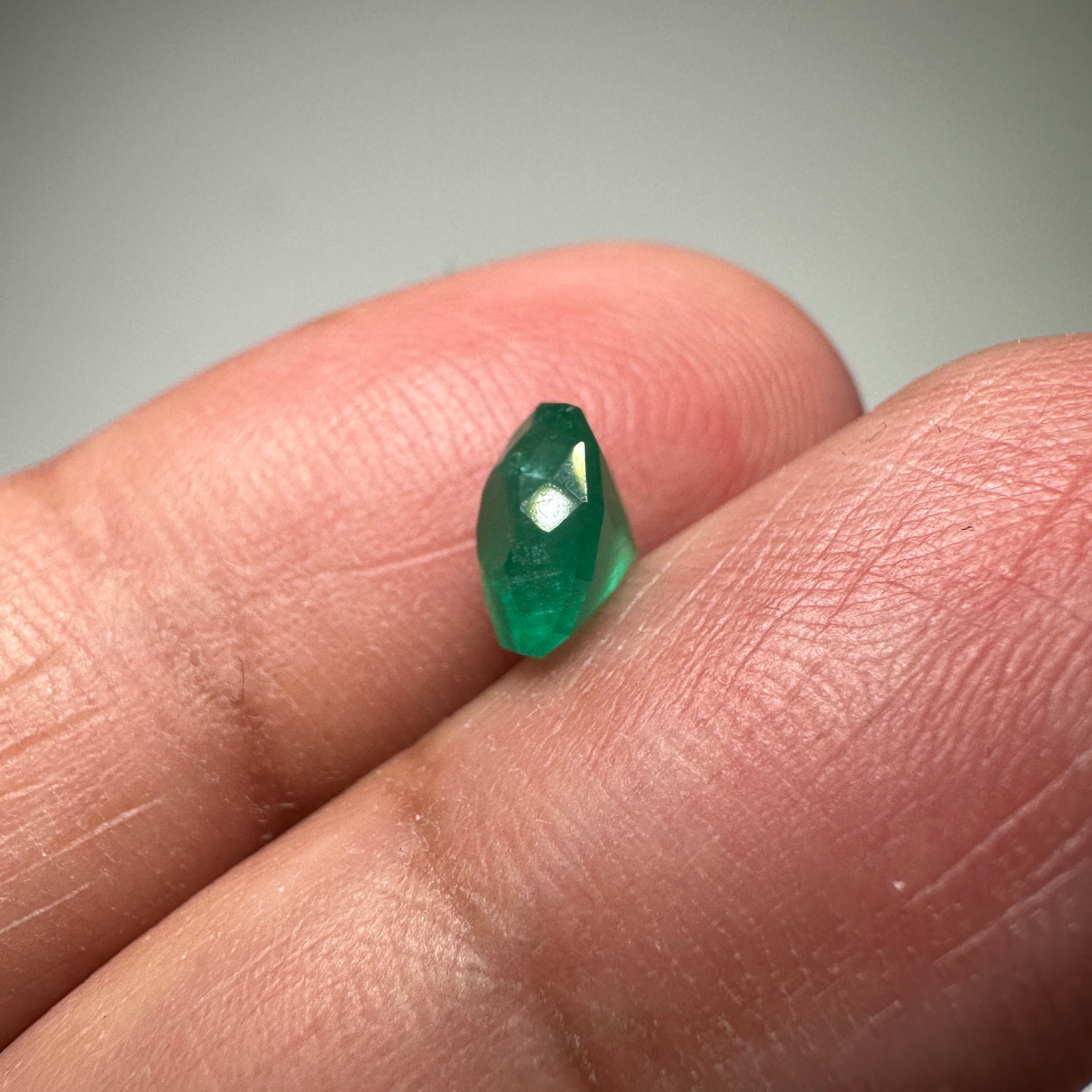 Emerald, 0.84ct, Tanzania, No Oil, Untreated Unheated