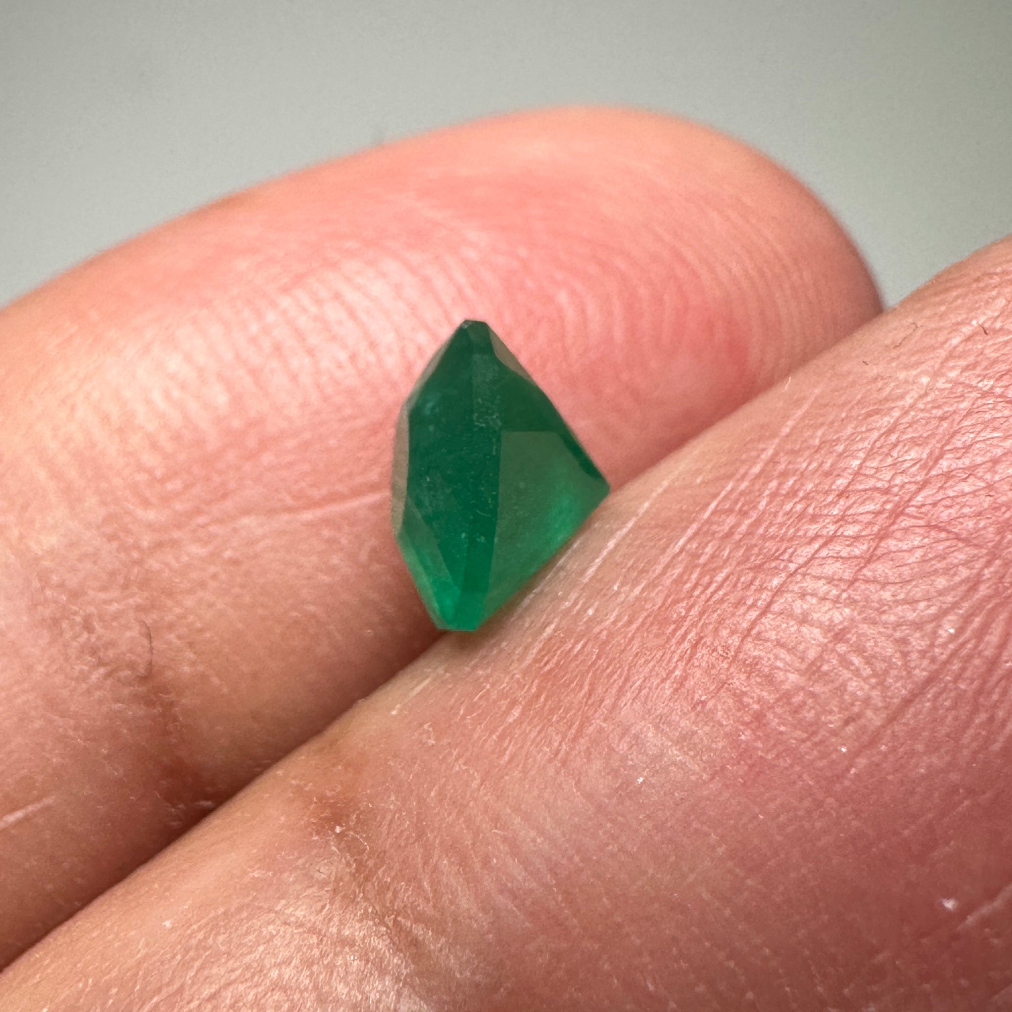 Emerald, 0.84ct, Tanzania, No Oil, Untreated Unheated