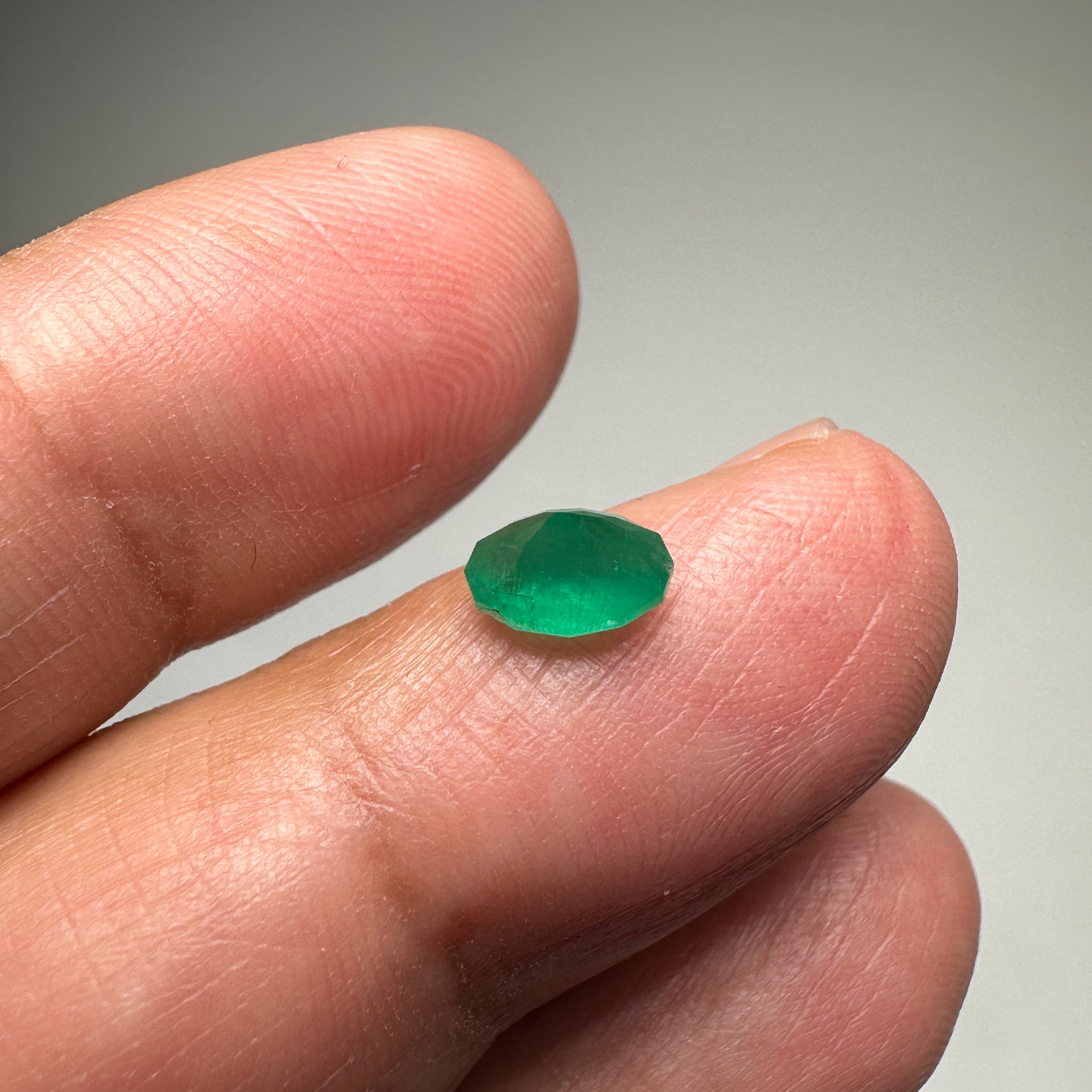 Emerald, 0.84ct, Tanzania, No Oil, Untreated Unheated