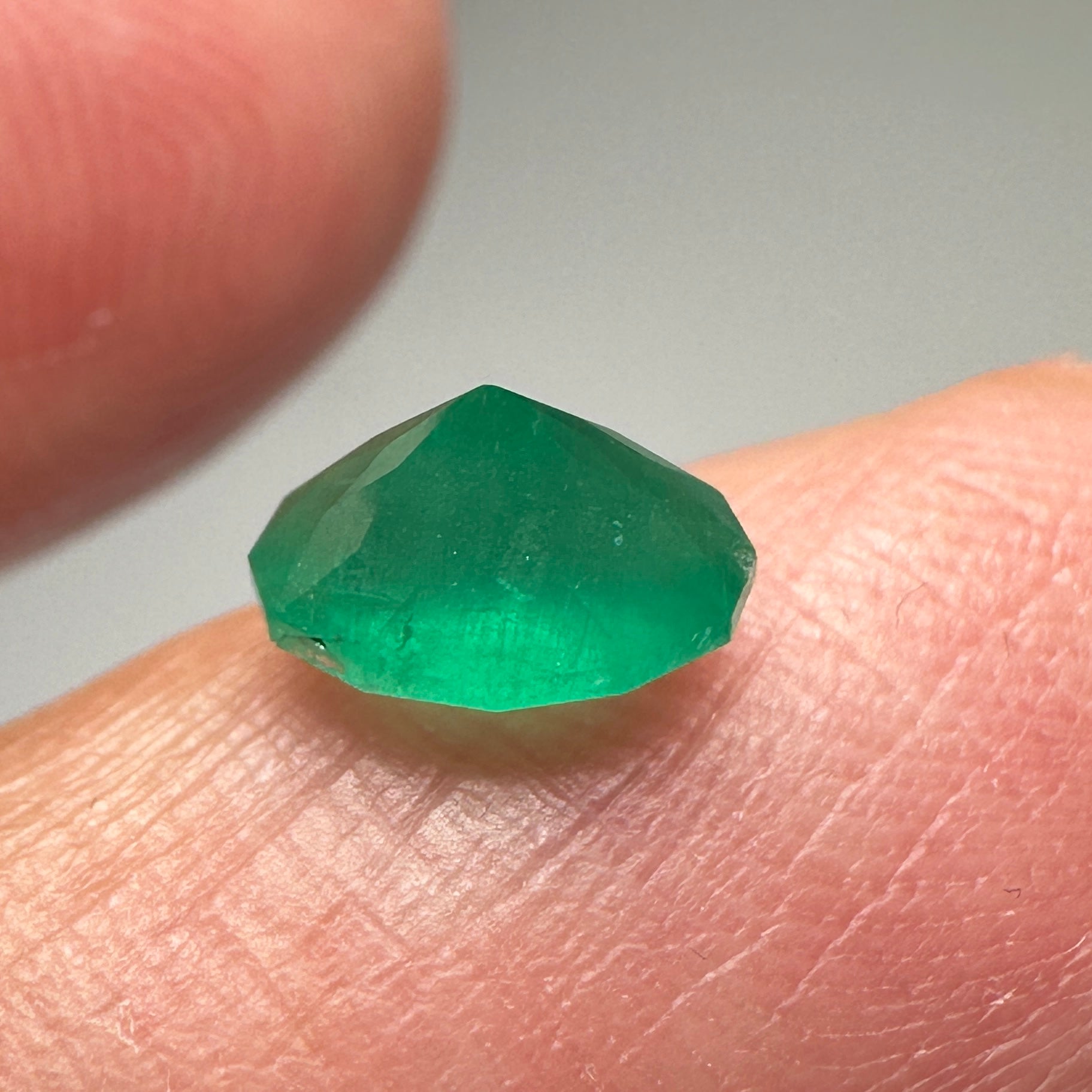 Emerald, 0.84ct, Tanzania, No Oil, Untreated Unheated