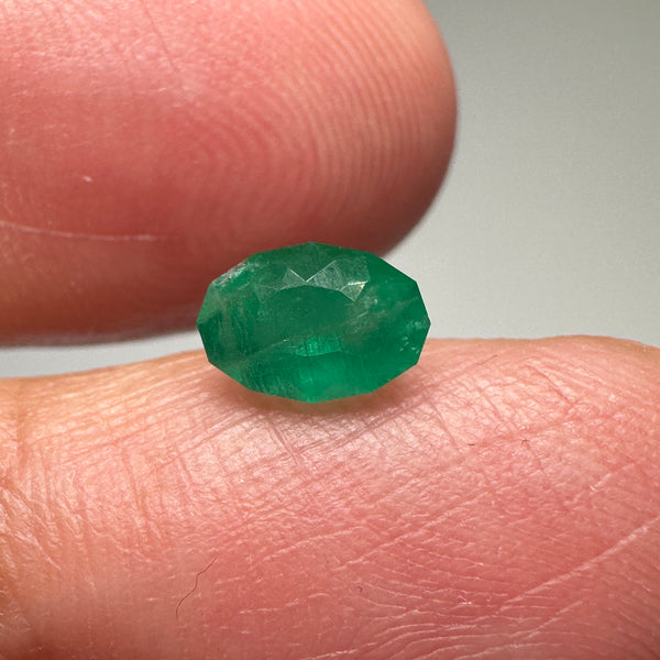 Emerald, 0.84ct, Tanzania, No Oil, Untreated Unheated
