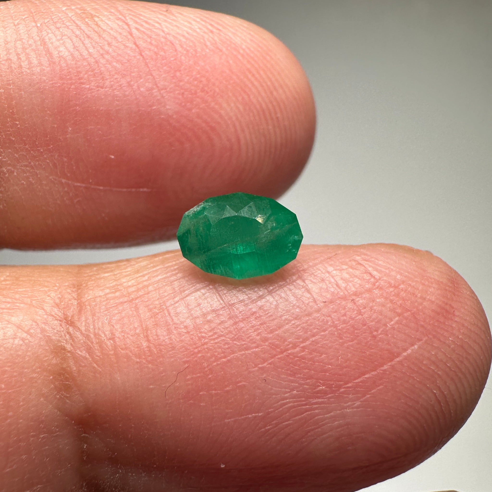 Emerald, 0.84ct, Tanzania, No Oil, Untreated Unheated