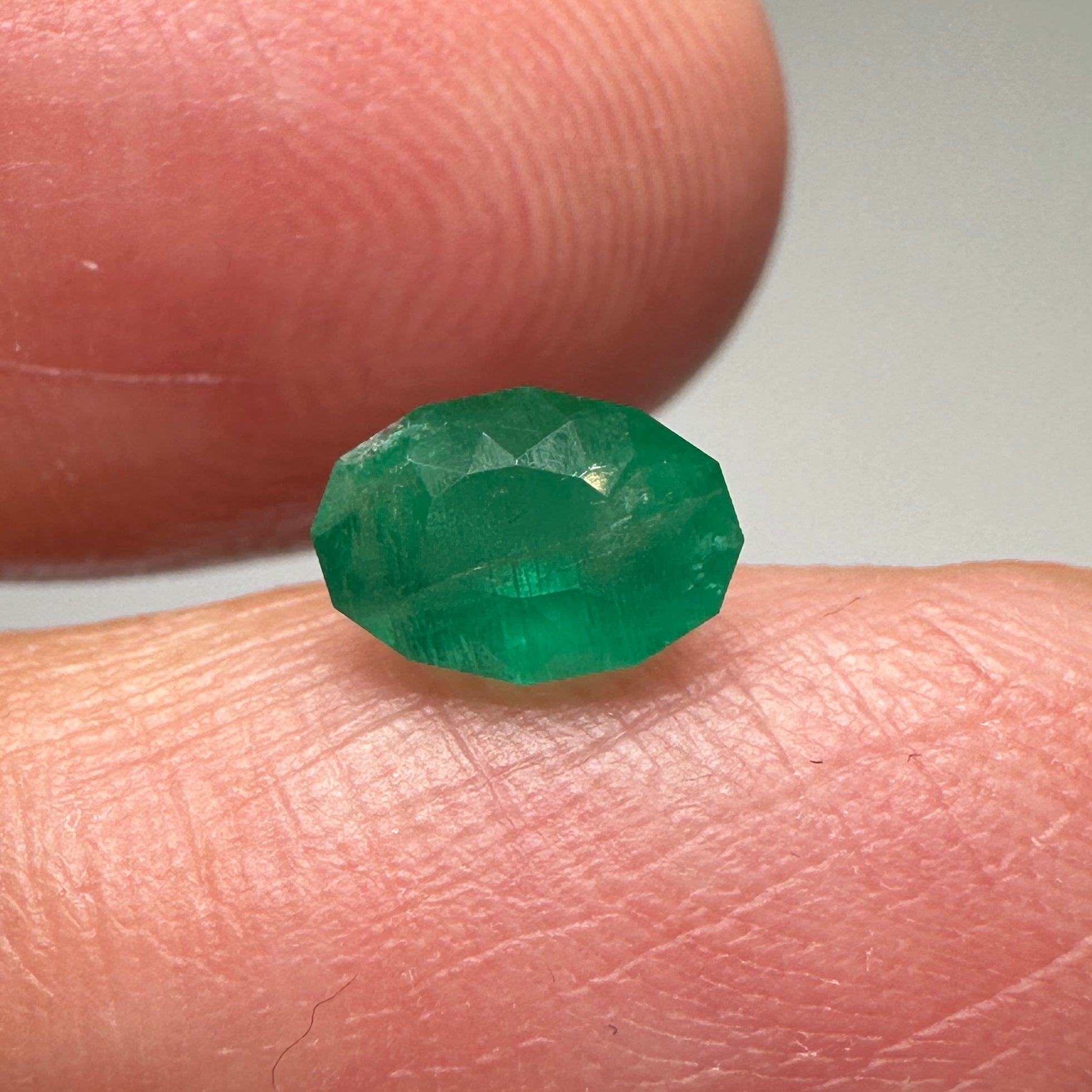 Emerald, 0.84ct, Tanzania, No Oil, Untreated Unheated