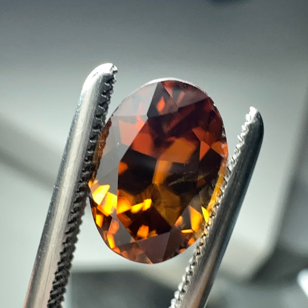 Zircon, 2.50ct, Tanzania, Unheated Untreated, slight inclusion