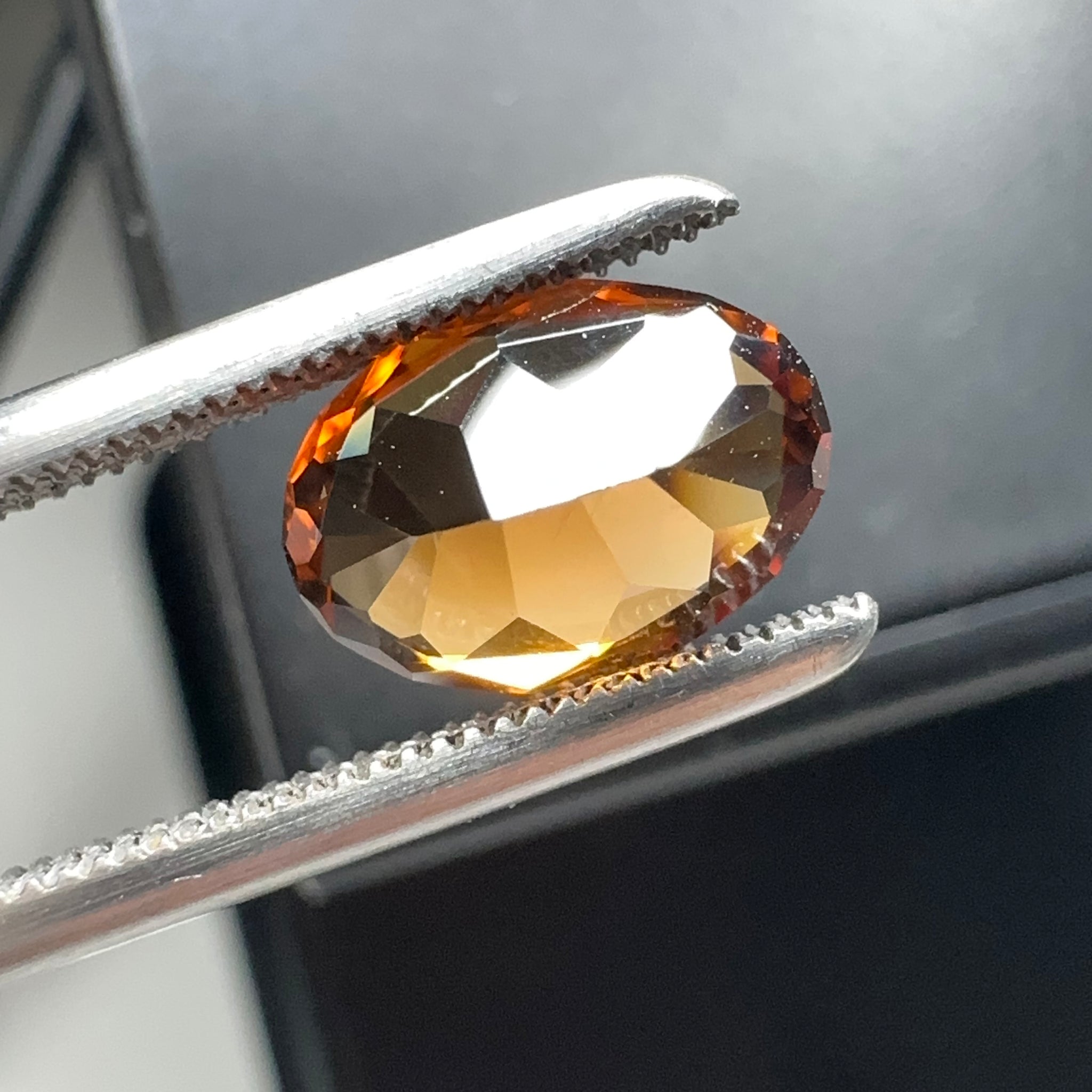 Zircon, 2.50ct, Tanzania, Unheated Untreated, slight inclusion