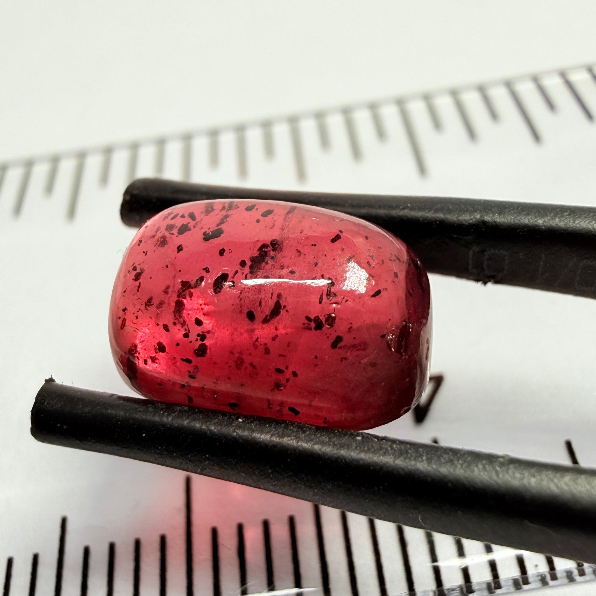 Umba Garnet Cabochon, 4.71ct, Tanzania, Untreated Unheated, looks like a polished pebble