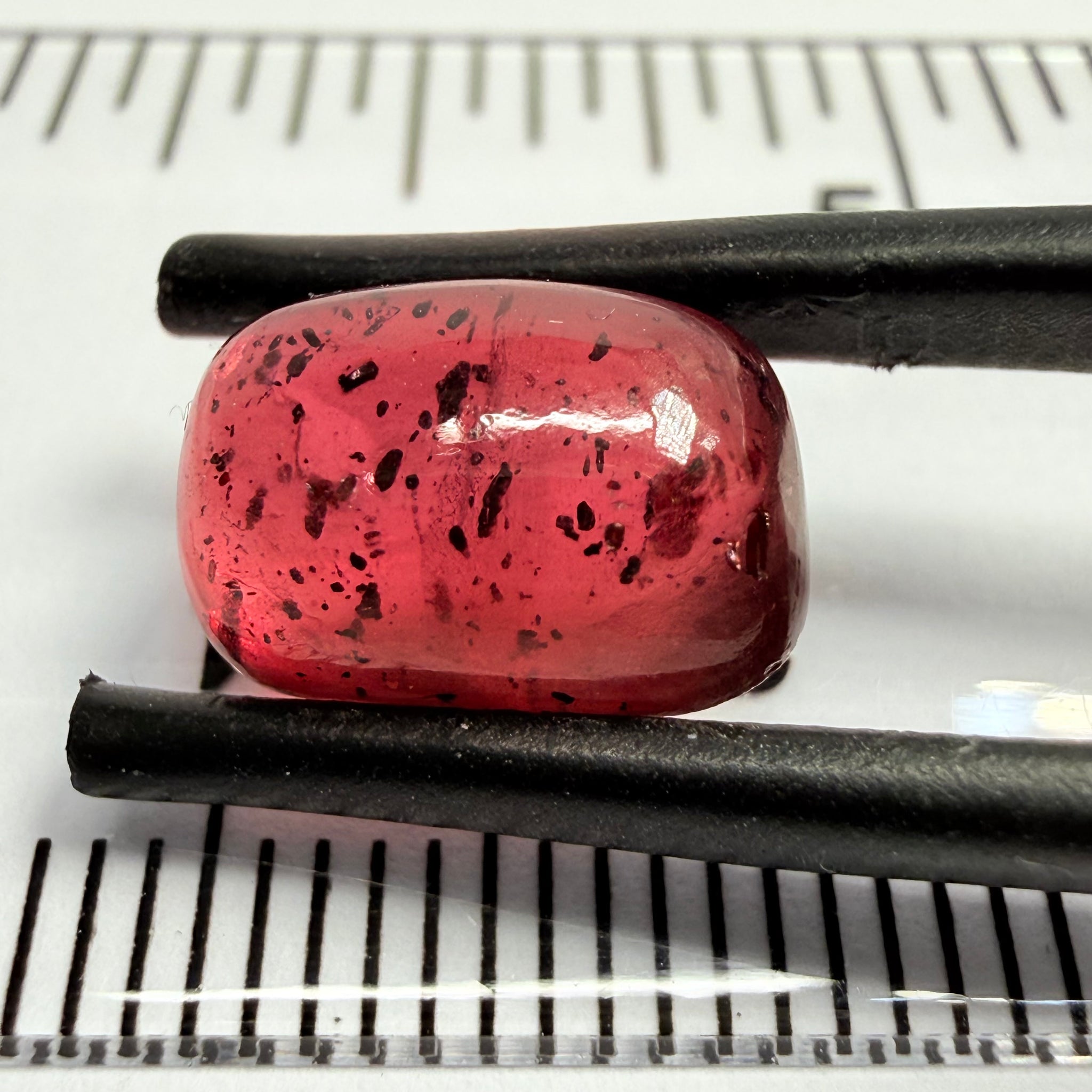 Umba Garnet Cabochon, 4.71ct, Tanzania, Untreated Unheated, looks like a polished pebble
