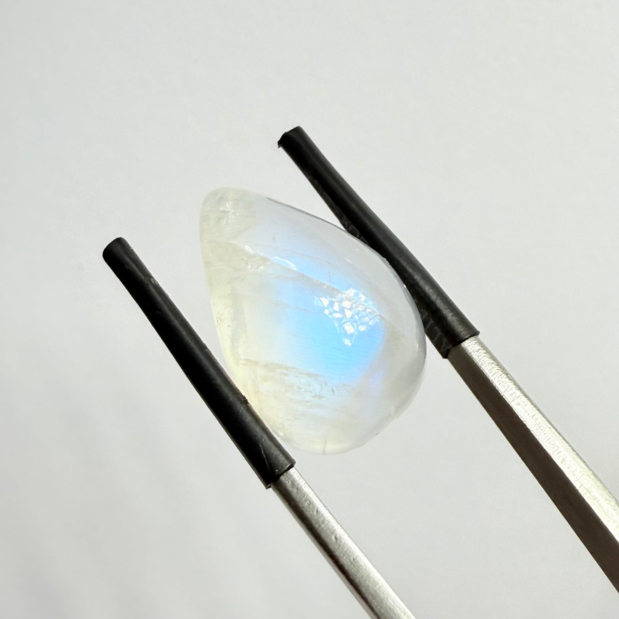 Blue Sheen Moonstone Cabochon, 13.84ct, Tanzania, Untreated Unheated, inclusion inside but stable