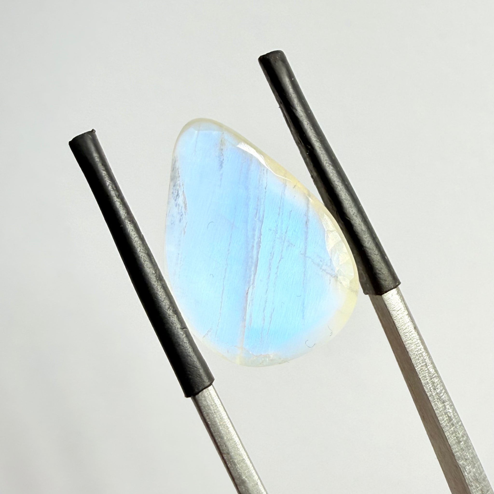 Blue Sheen Moonstone Cabochon, 13.84ct, Tanzania, Untreated Unheated, inclusion inside but stable