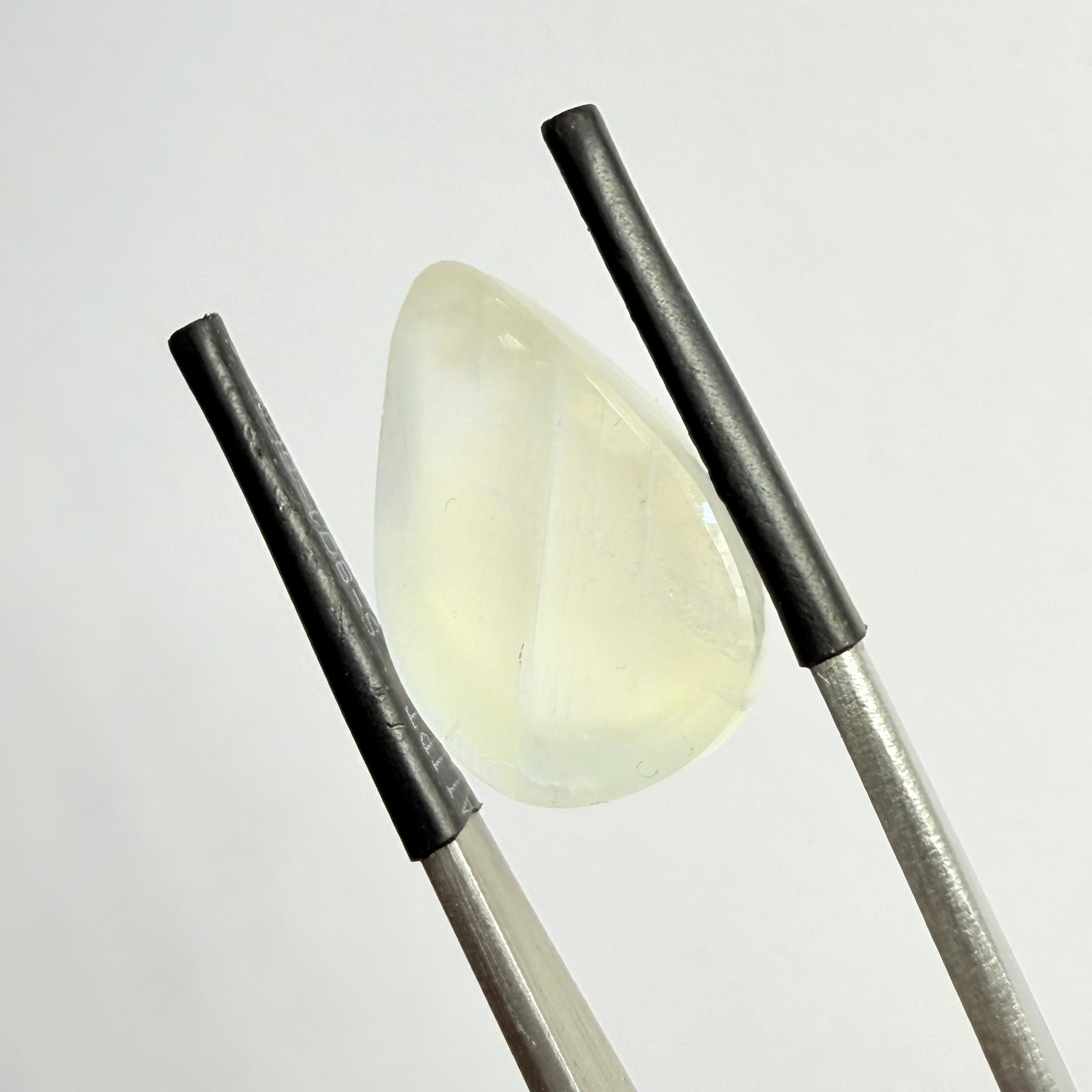 Blue Sheen Moonstone Cabochon, 13.84ct, Tanzania, Untreated Unheated, inclusion inside but stable