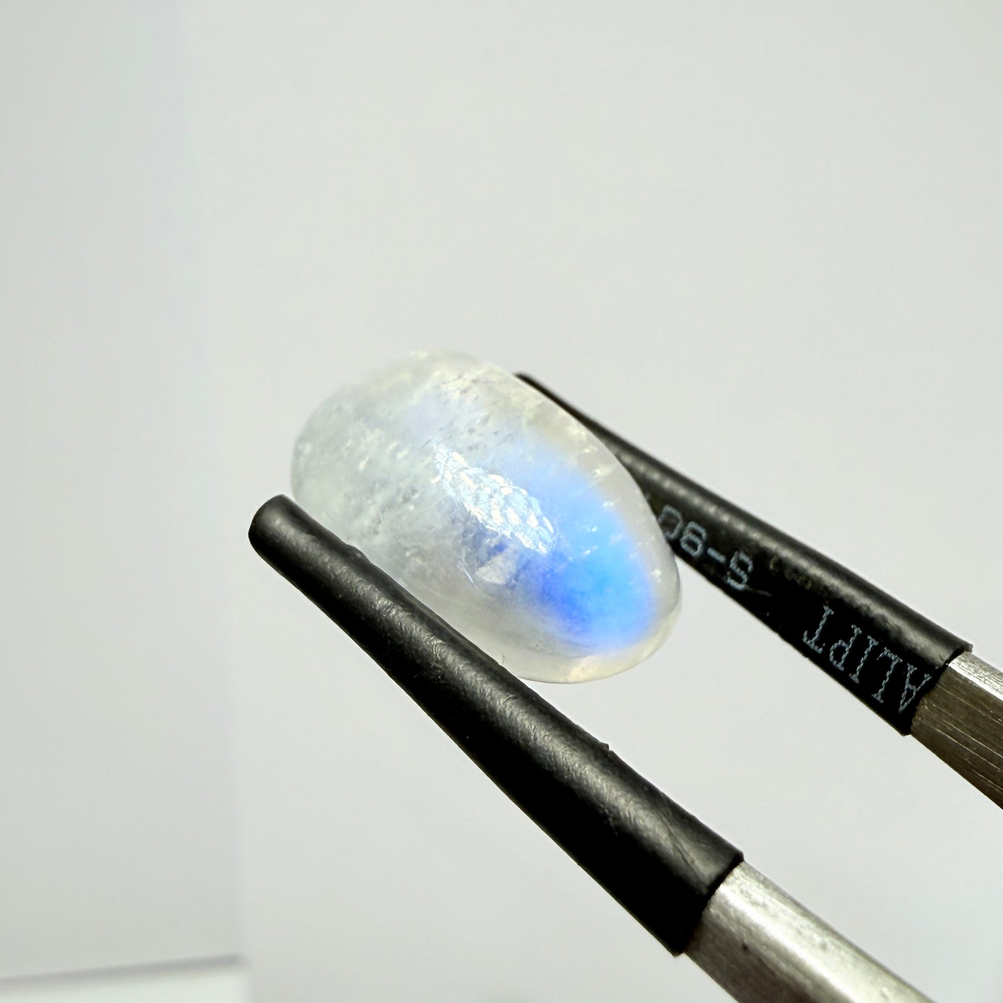 Blue Sheen Moonstone Cabochon, 6.56ct, Tanzania, Untreated Unheated