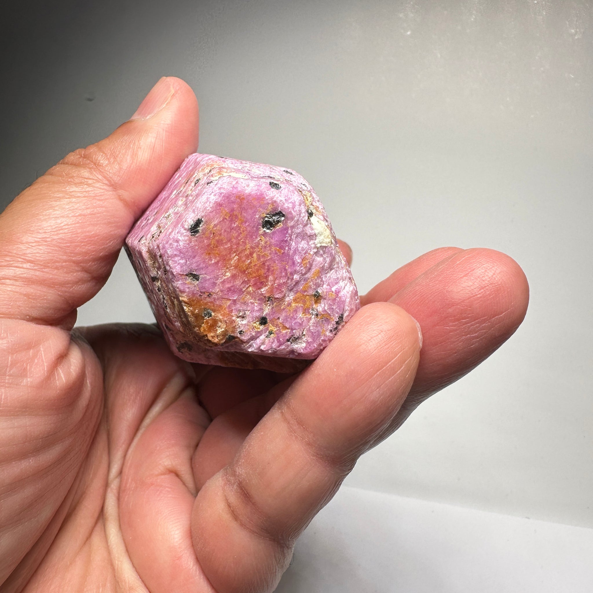 Sapphire Crystal, 415.00gm / 2075.00ct, Untreated Unheated, Tanzania. 91mm x 37mm x 50mm